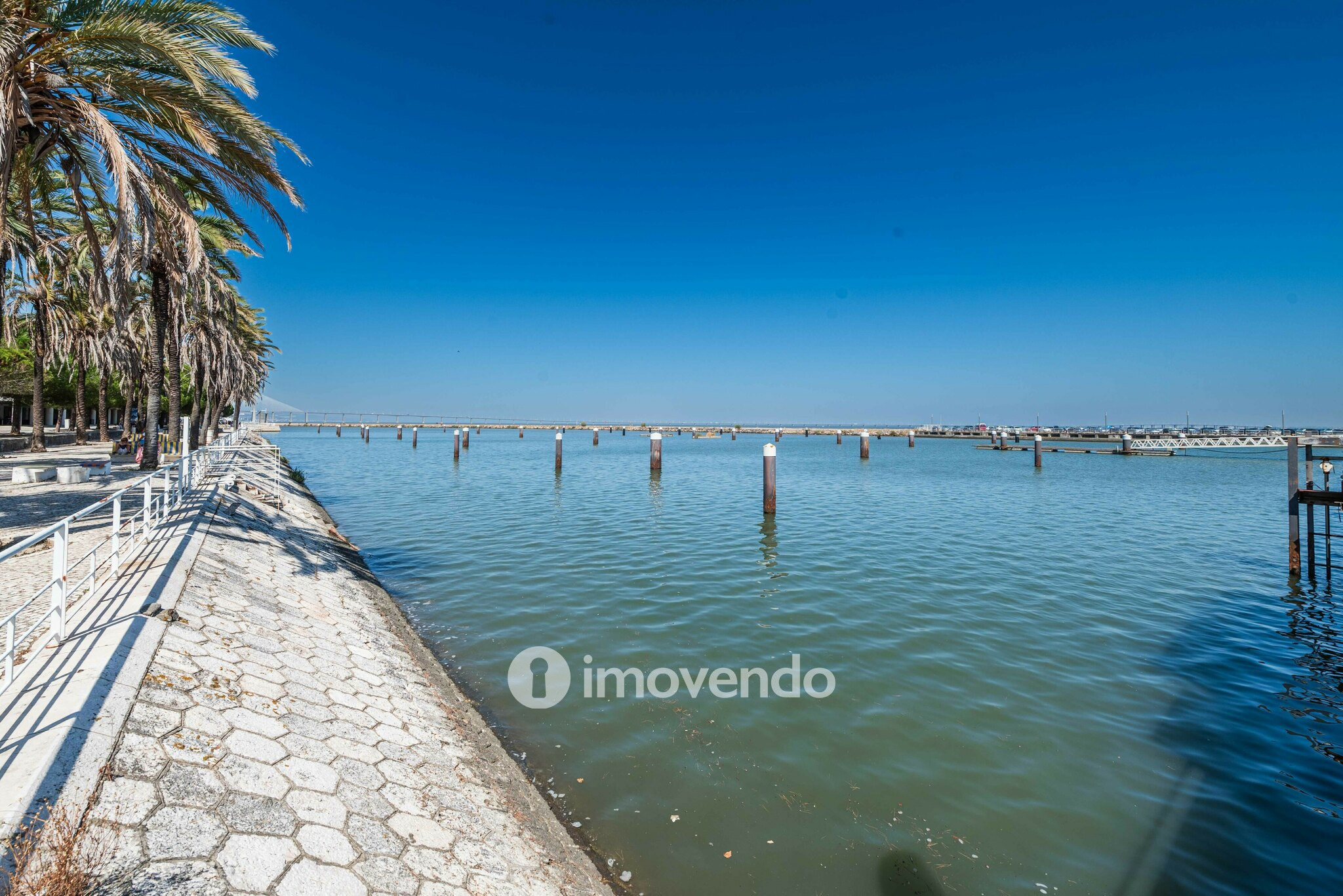 Apartamento T3 premium, com estacionamento, no Parque das Nações