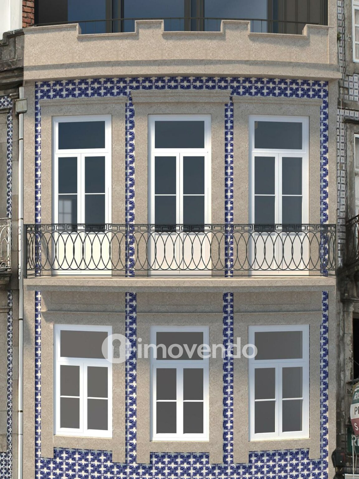 Prédio com 6 Apartamentos T0, loja e logradouro, no centro do Porto