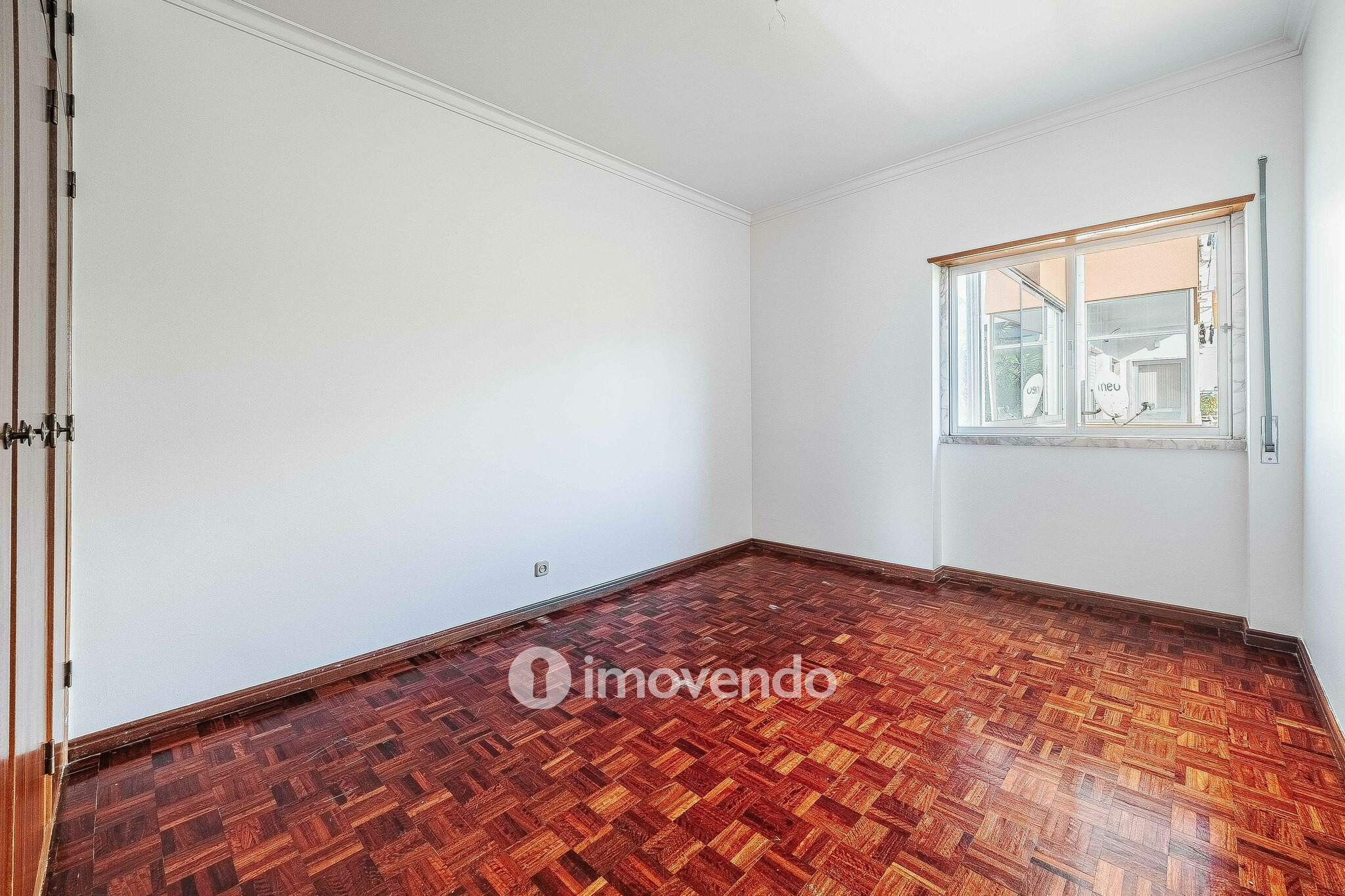 Apartamento T3 pronto a habitar, com áreas amplas, no centro de Mafra