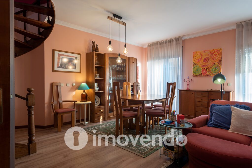 Apartamento T4 em Póvoa de Varzim, Porto com 151 m<sup>2</sup> por 335.000