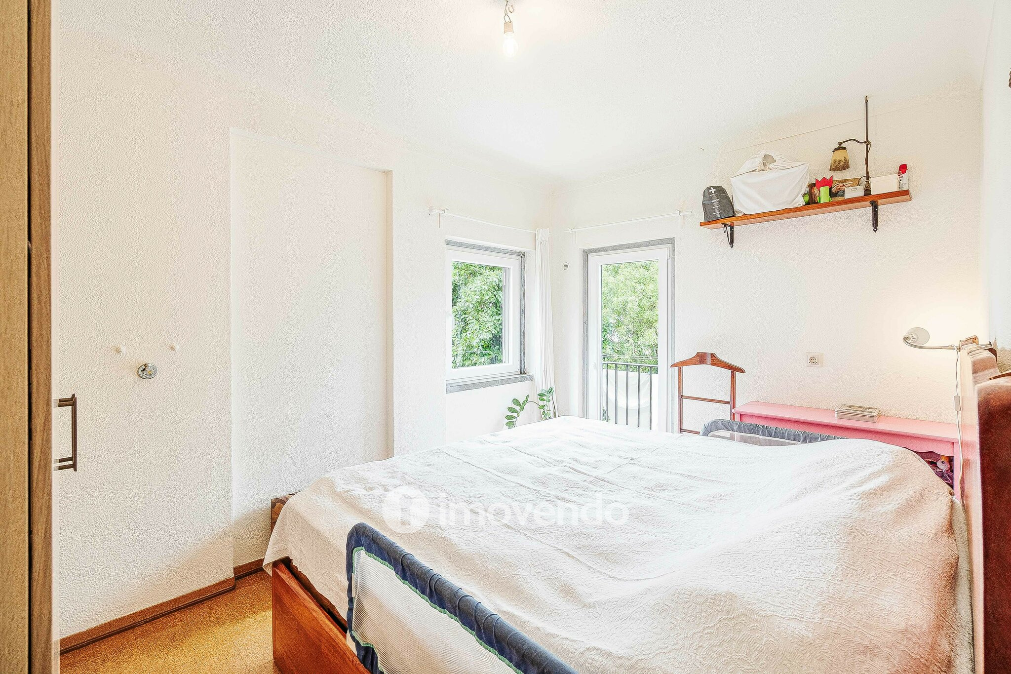 Moradia isolada T4, com jardim, em Agualva, Cacém