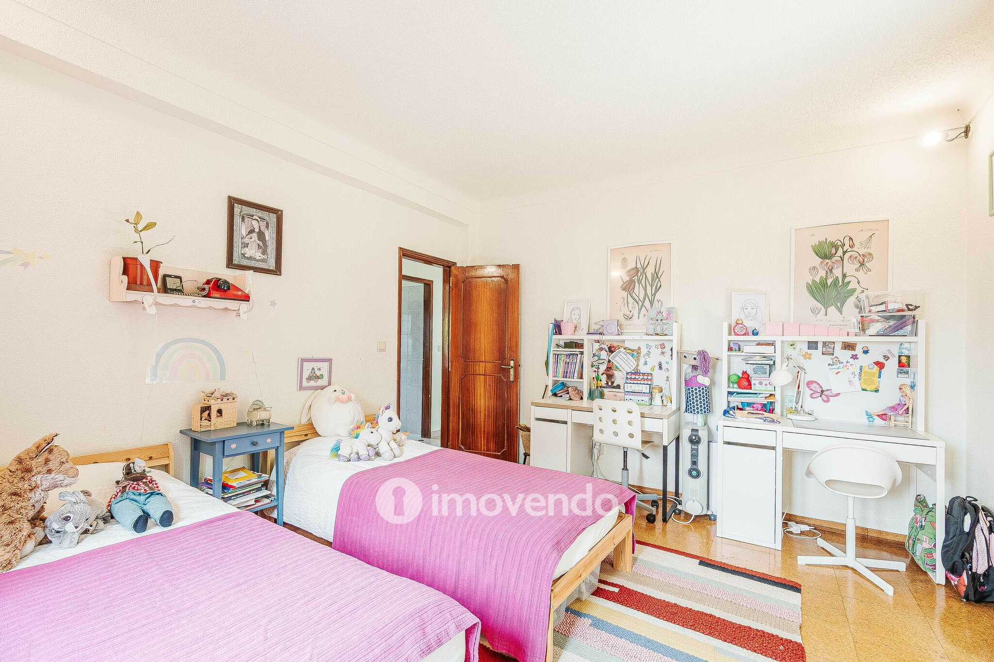 Moradia isolada T4, com jardim, em Agualva, Cacém