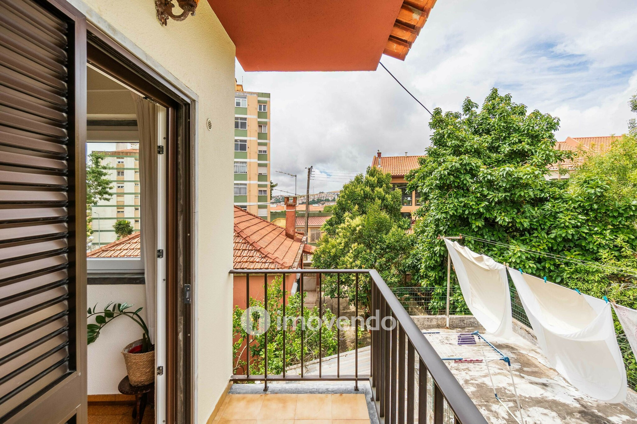 Moradia isolada T4, com jardim, em Agualva, Cacém