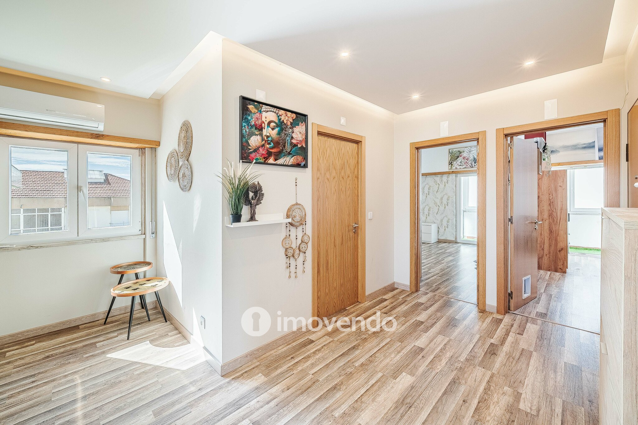 Apartamento T2 remodelado, com arrecadação, no Forte da Casa