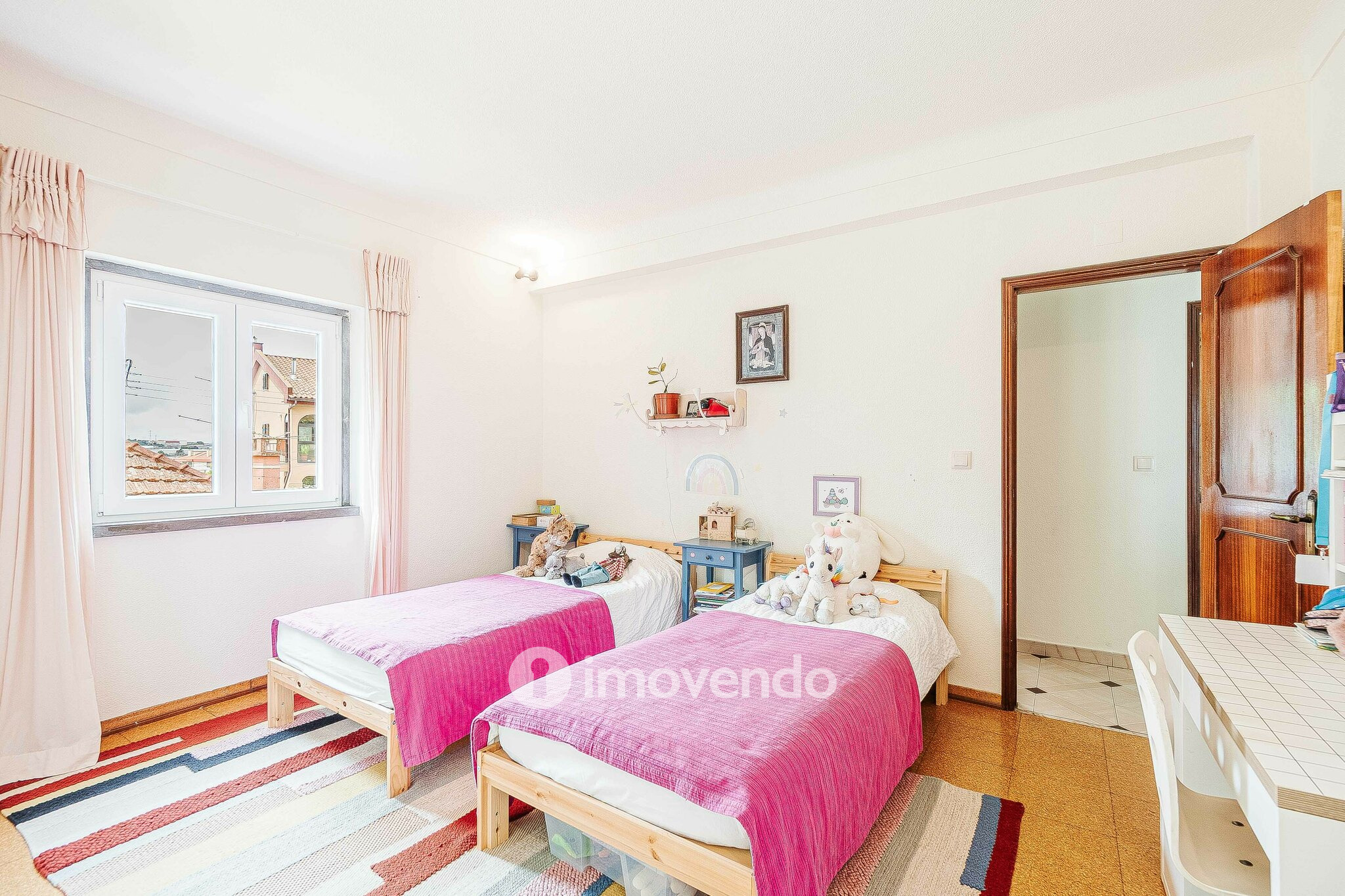 Moradia isolada T4, com jardim, em Agualva, Cacém