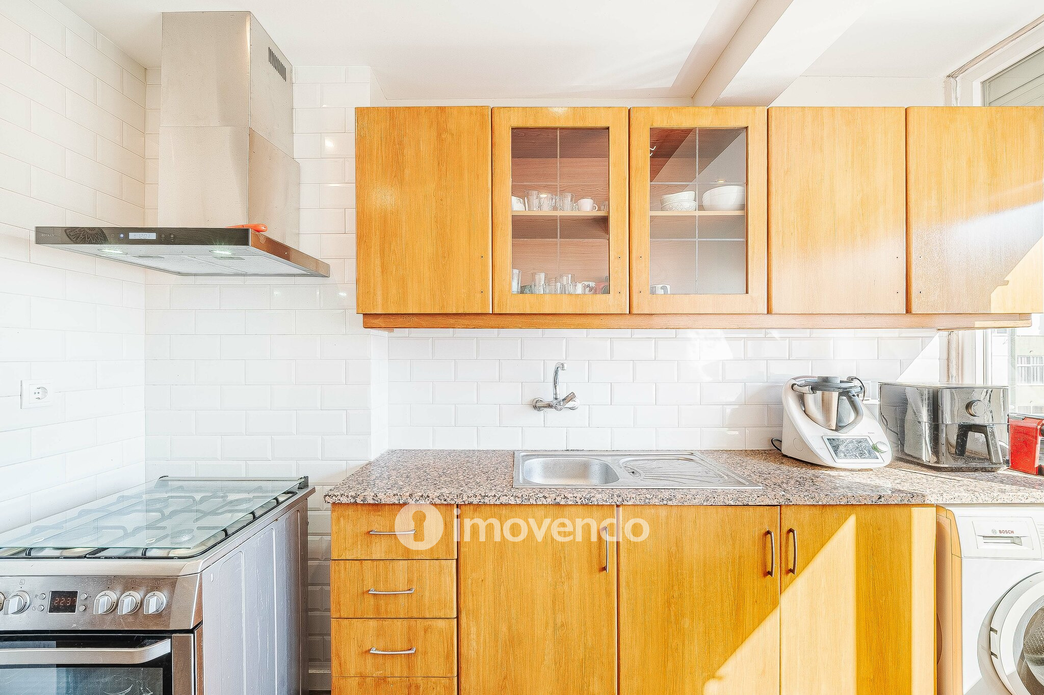 Apartamento T2 remodelado, com arrecadação, no Forte da Casa