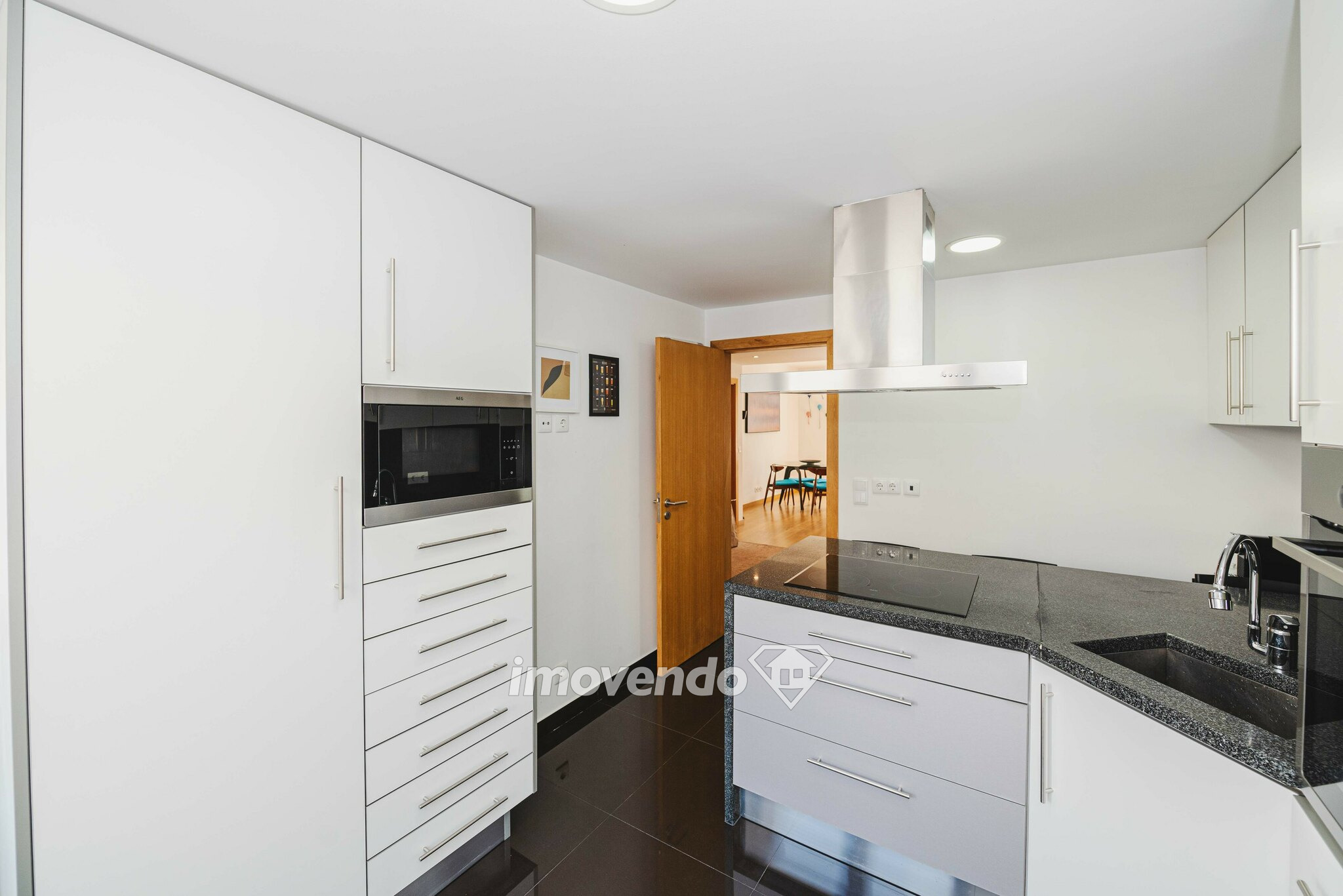 Apartamento T2 exclusivo, com estacionamento e arrecadação, na Ajuda
