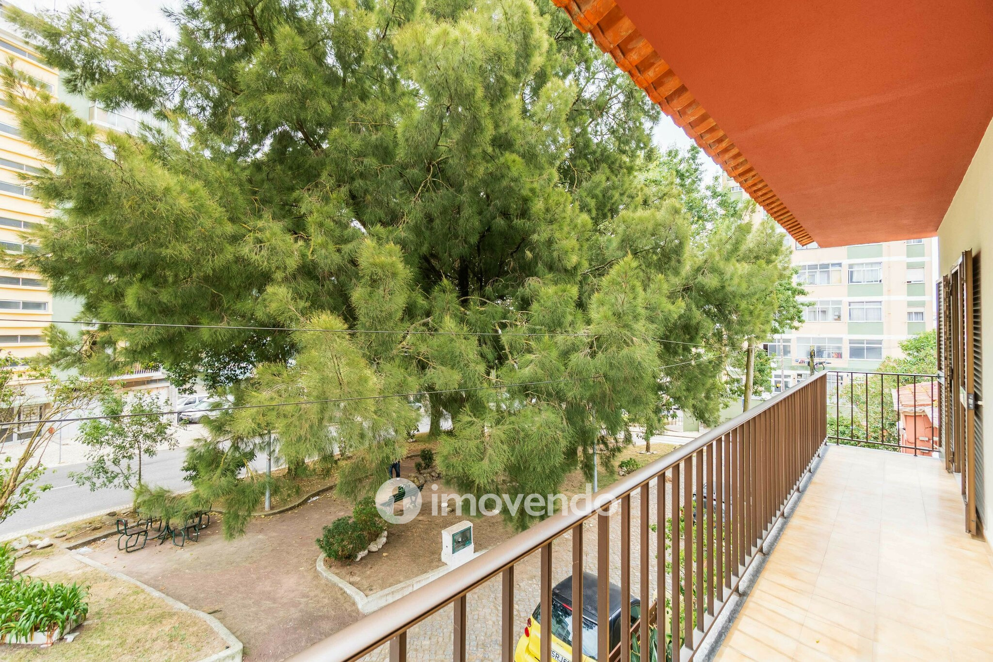 Moradia isolada T4, com jardim, em Agualva, Cacém