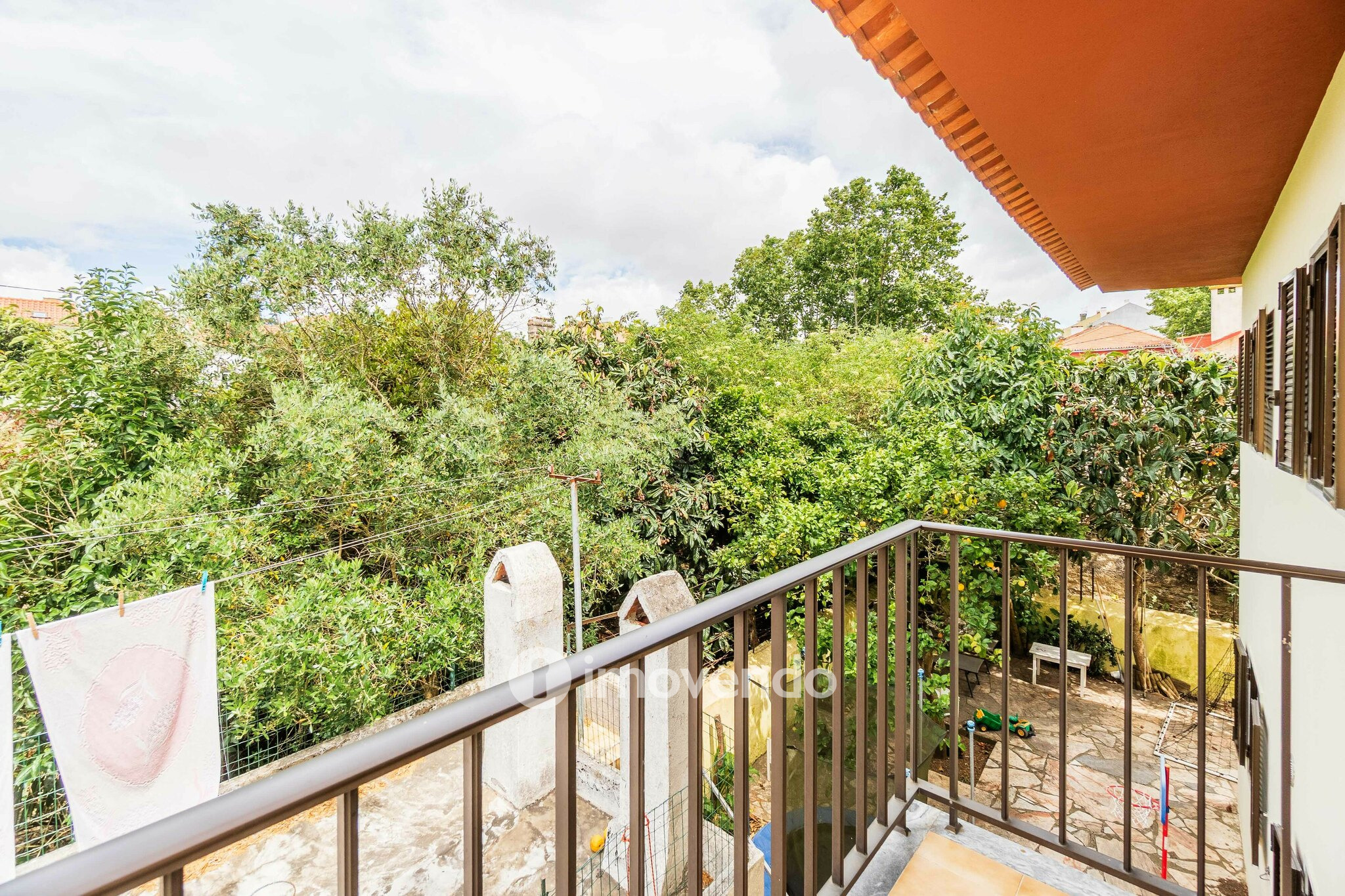 Moradia isolada T4, com jardim, em Agualva, Cacém