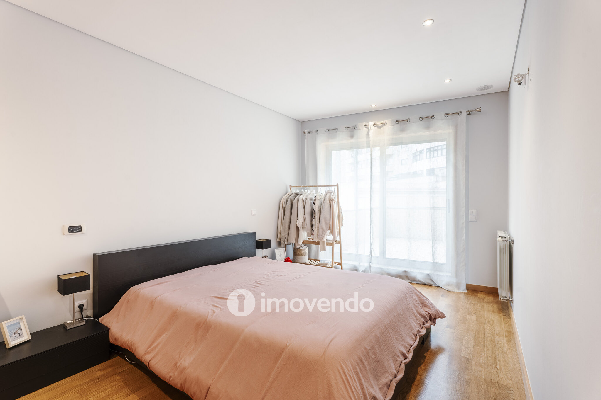 Apartamento T2 com estacionamento e terraço, em Rio Tinto