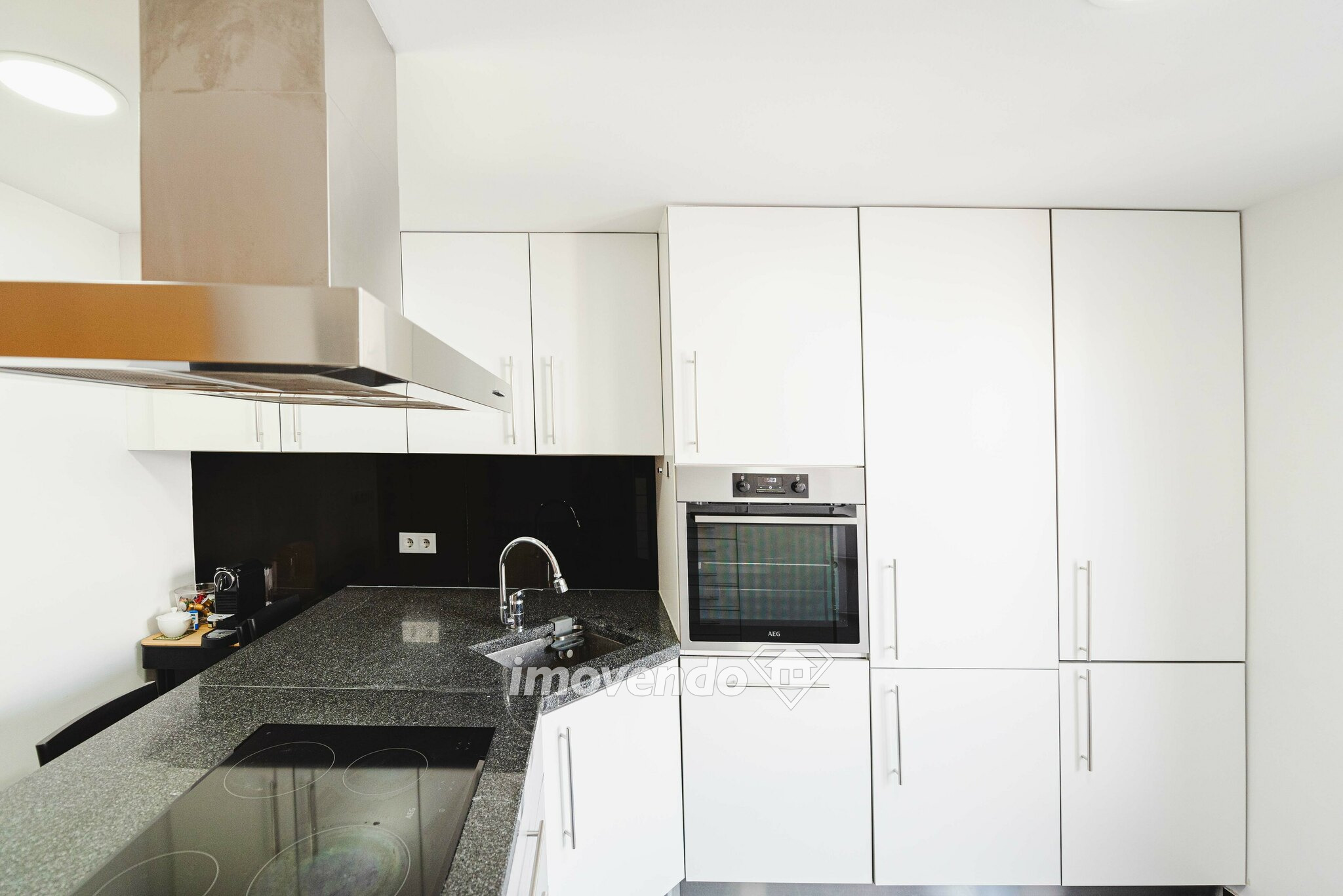 Apartamento T2 exclusivo, com estacionamento e arrecadação, na Ajuda