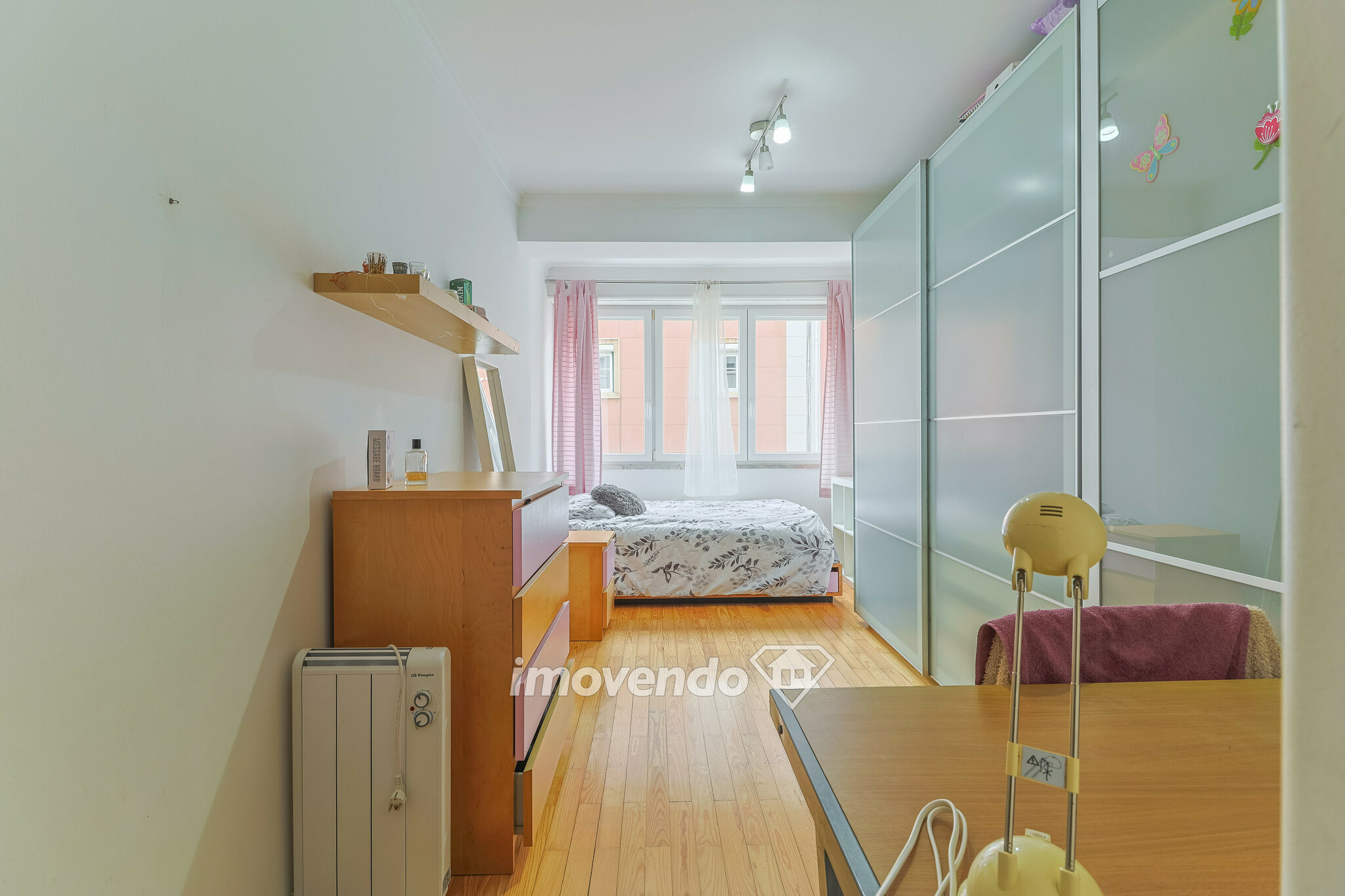Apartamento T3, totalmente mobilado e equipado, em Alcântara, Lisboa