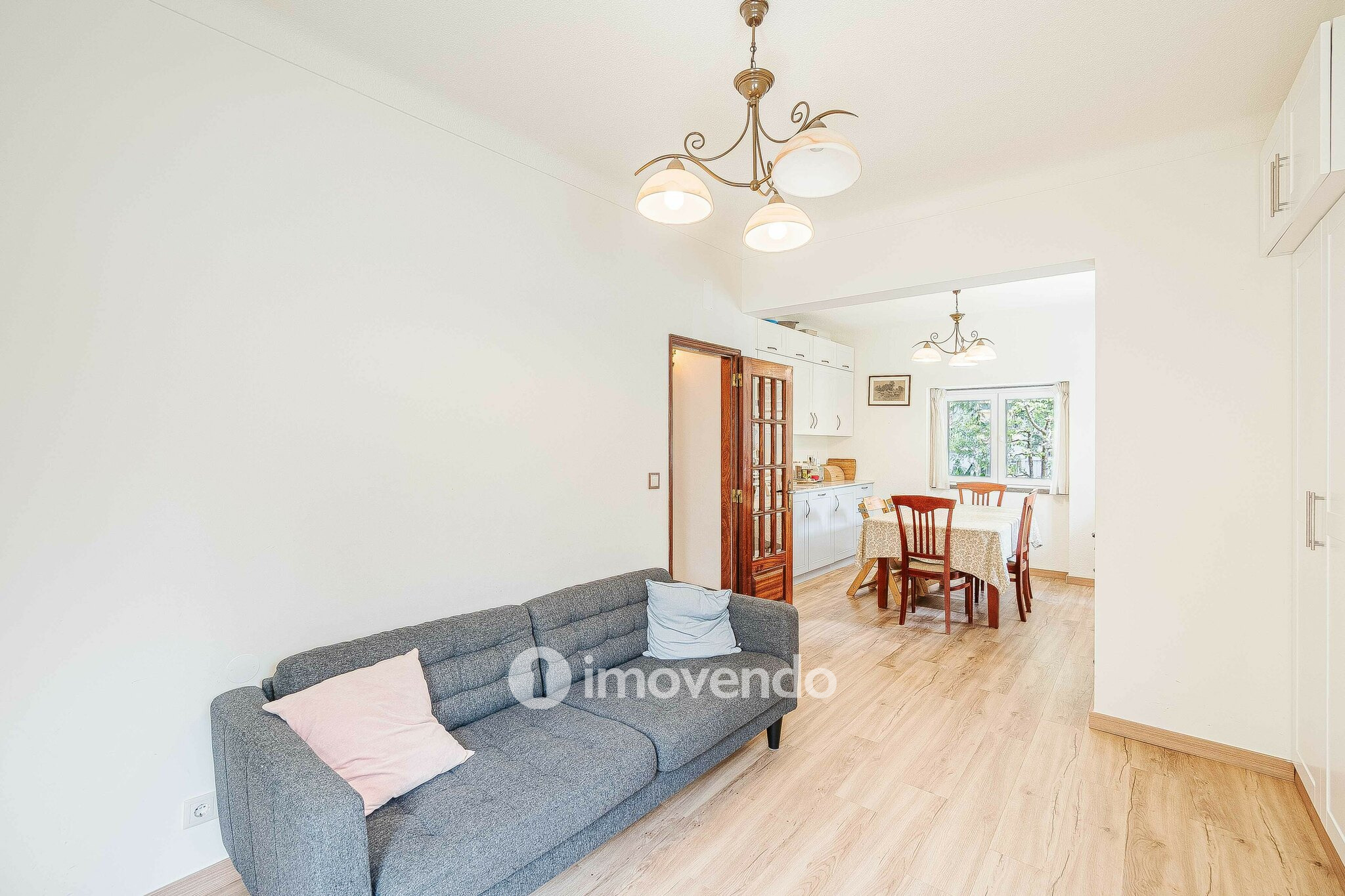 Moradia isolada T4, com jardim, em Agualva, Cacém