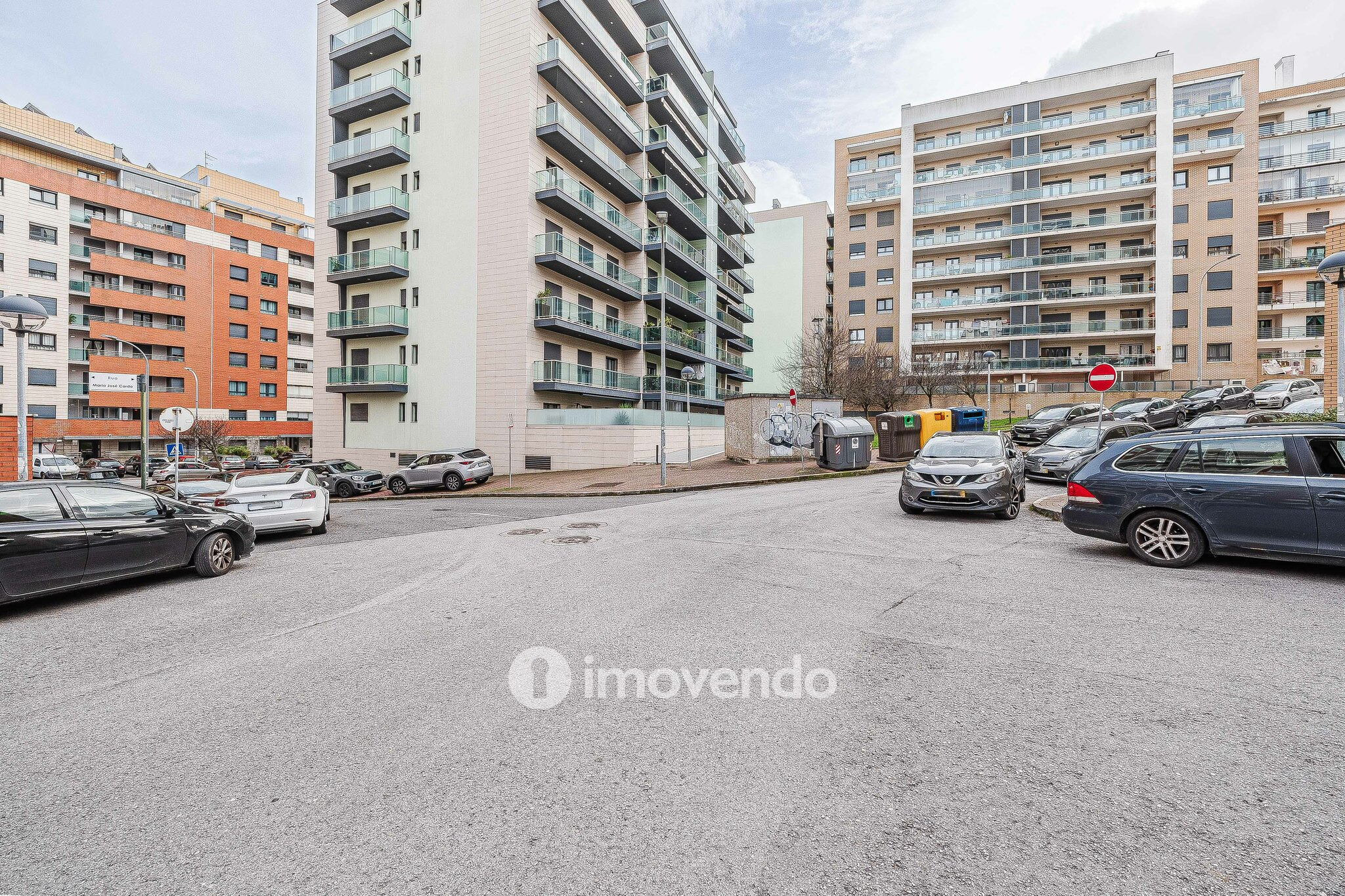 Apartamento T3 exclusivo, com garagem,  nas Colinas do Cruzeiro