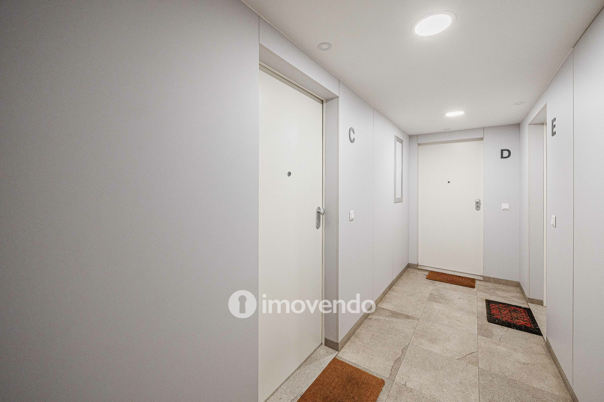 Apartamento T2 moderno, com estacionamento, na Alta de Lisboa