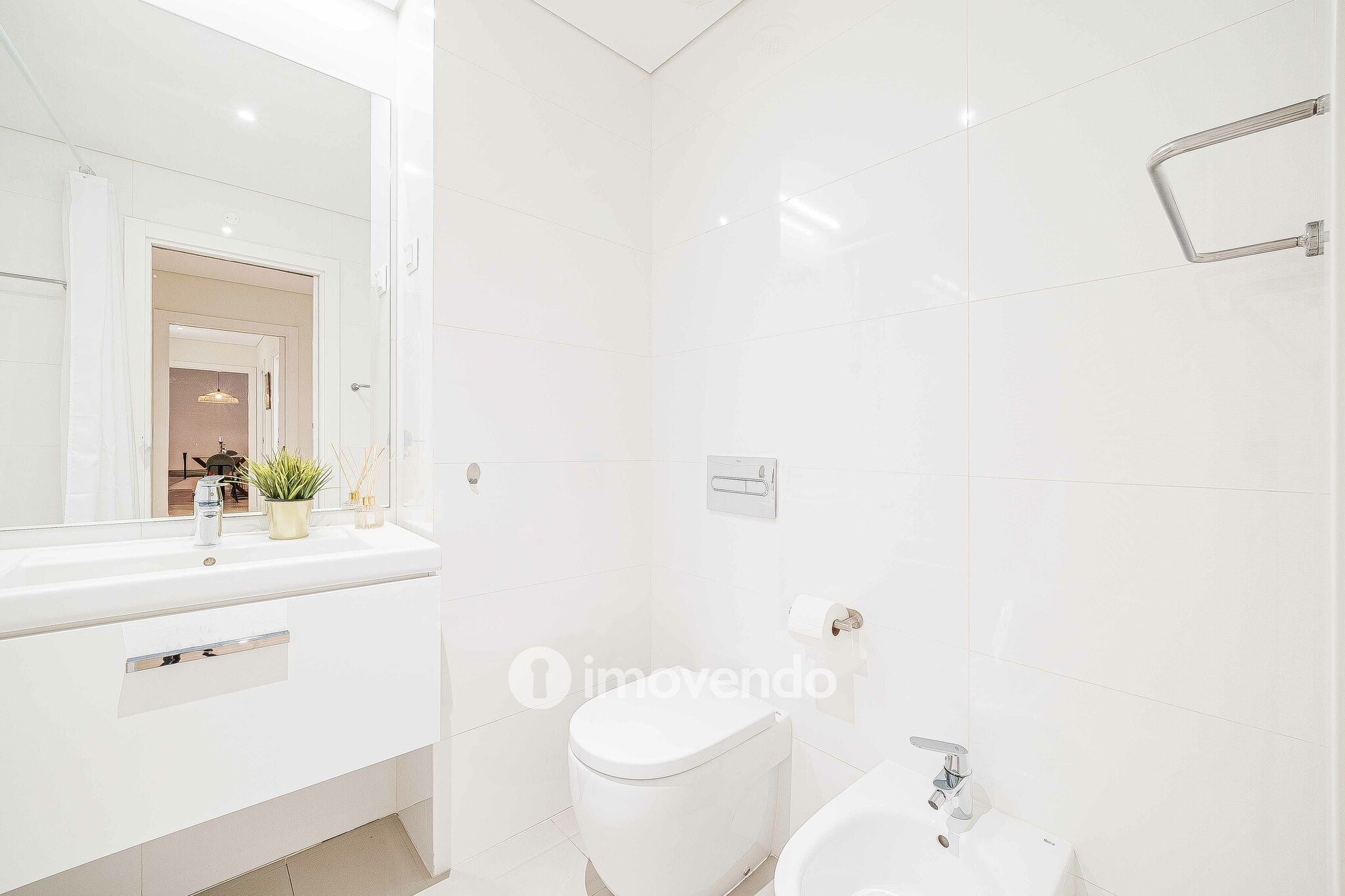 Apartamento T2 moderno, com estacionamento, na Alta de Lisboa