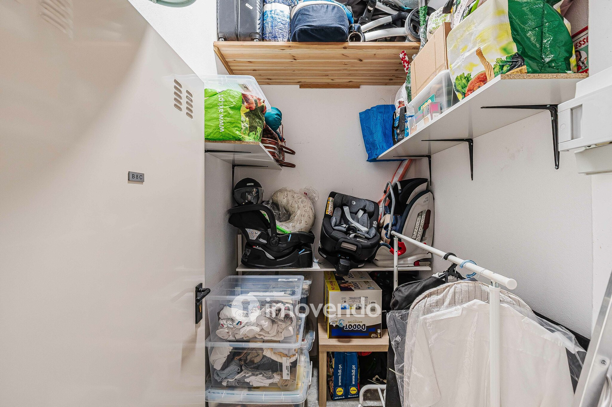 Apartamento T2 moderno, com estacionamento, na Alta de Lisboa