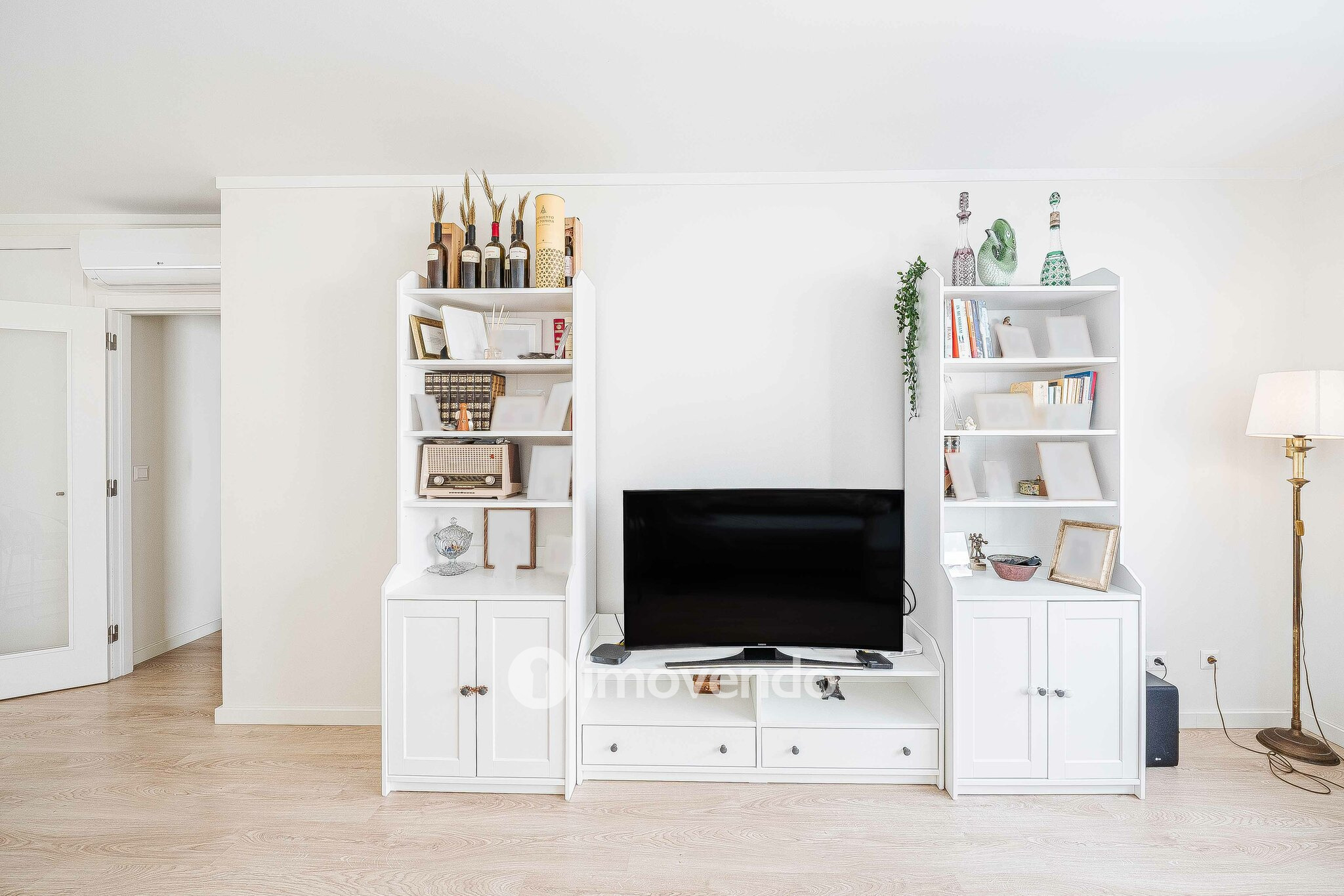 Apartamento T2 moderno, com estacionamento, na Alta de Lisboa