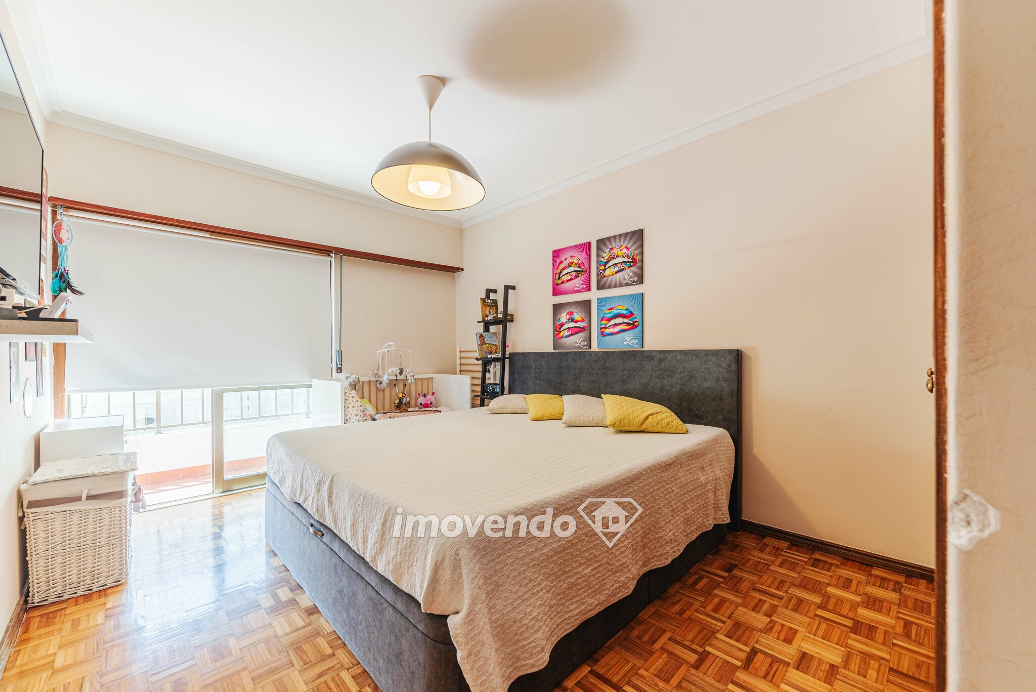 Apartamento T2 com garagem e perto da praia, em São Domingos de Rana