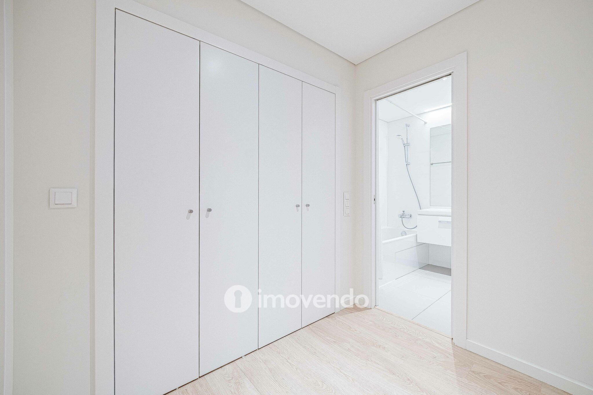 Apartamento T2 moderno, com estacionamento, na Alta de Lisboa