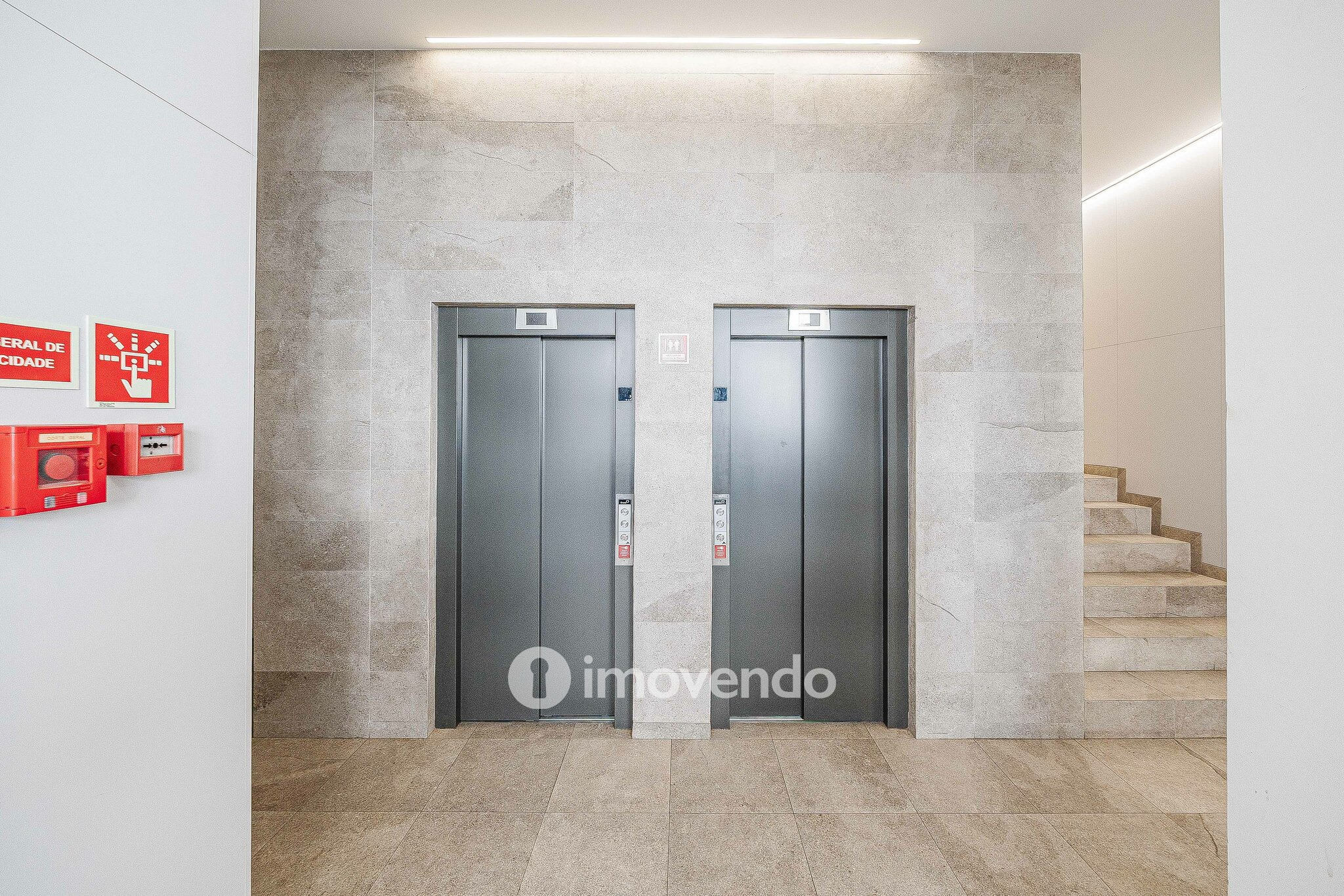 Apartamento T2 moderno, com estacionamento, na Alta de Lisboa