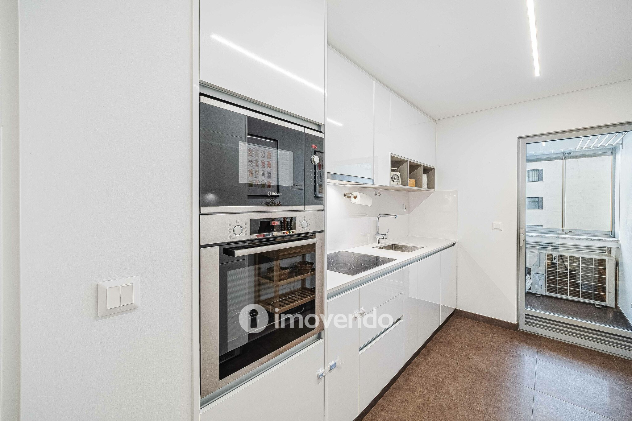 Apartamento T2 moderno, com estacionamento, na Alta de Lisboa