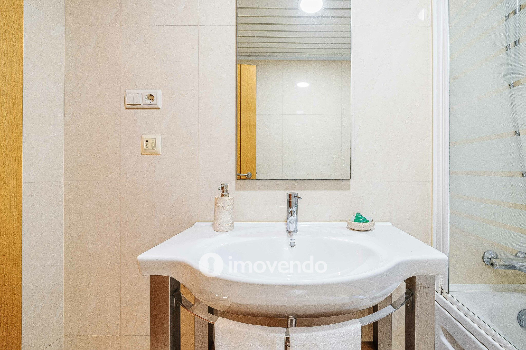 Apartamento T3 exclusivo, com garagem,  nas Colinas do Cruzeiro