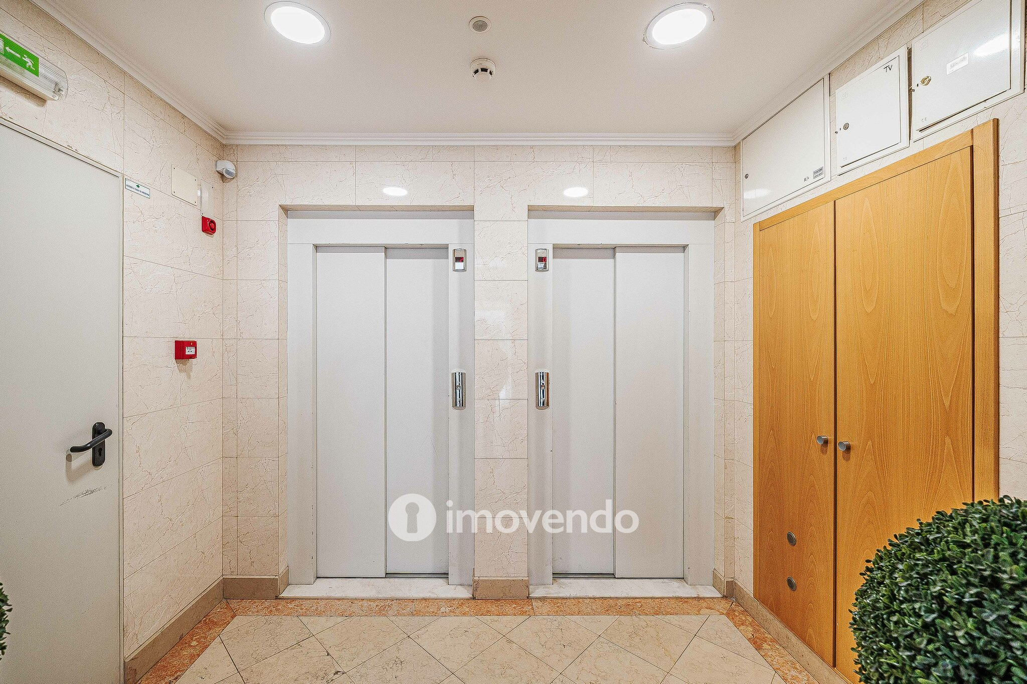 Apartamento T3 exclusivo, com garagem,  nas Colinas do Cruzeiro