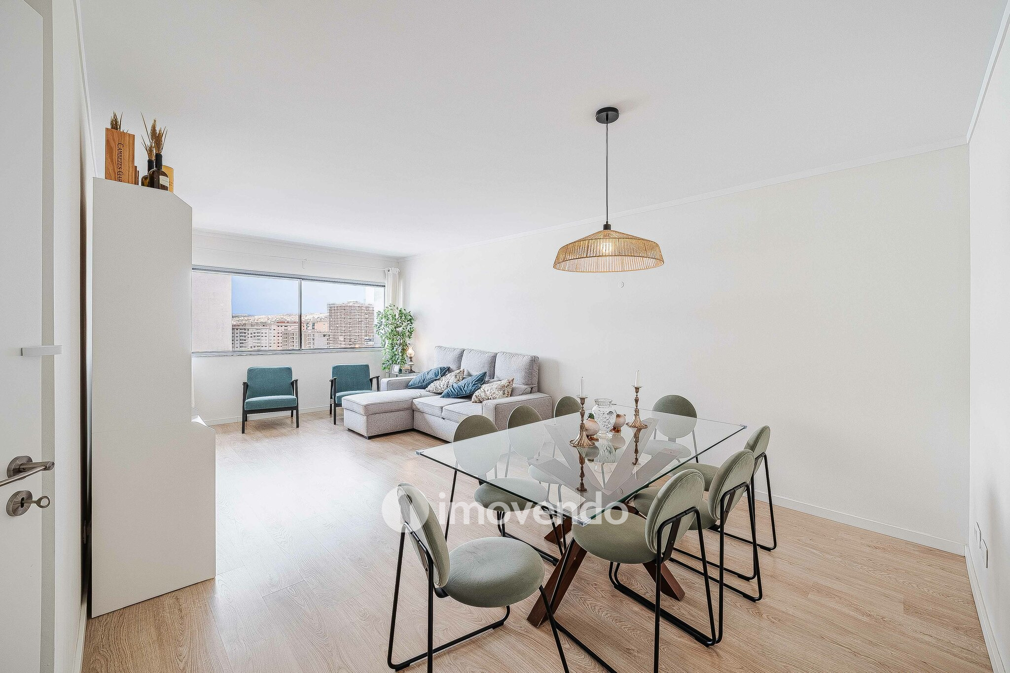 Apartamento T2 moderno, com estacionamento, na Alta de Lisboa