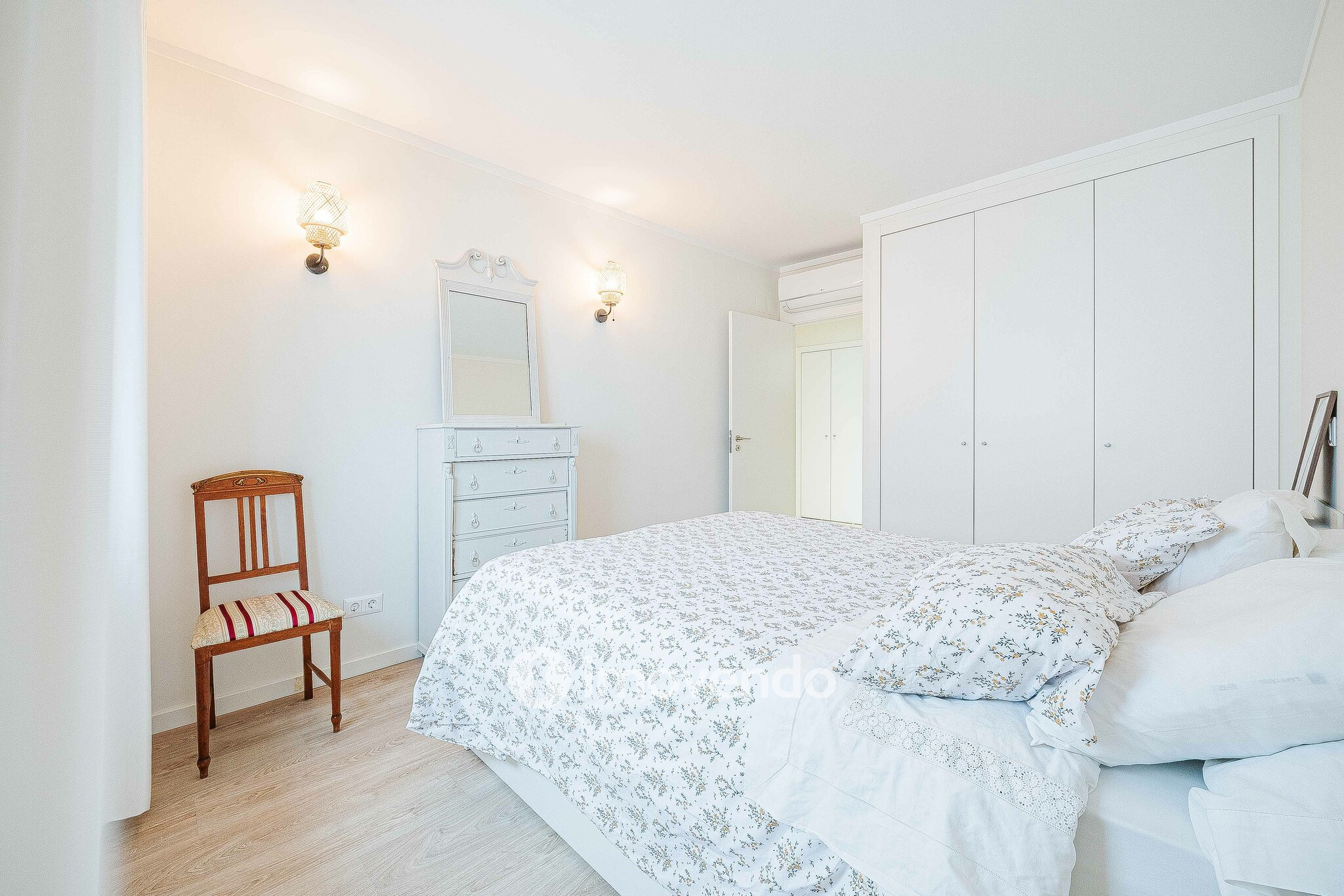 Apartamento T2 moderno, com estacionamento, na Alta de Lisboa