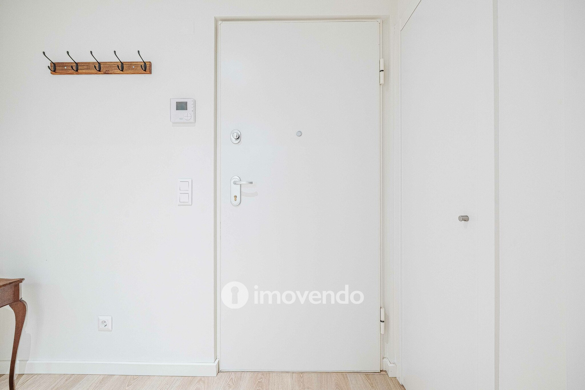 Apartamento T2 moderno, com estacionamento, na Alta de Lisboa
