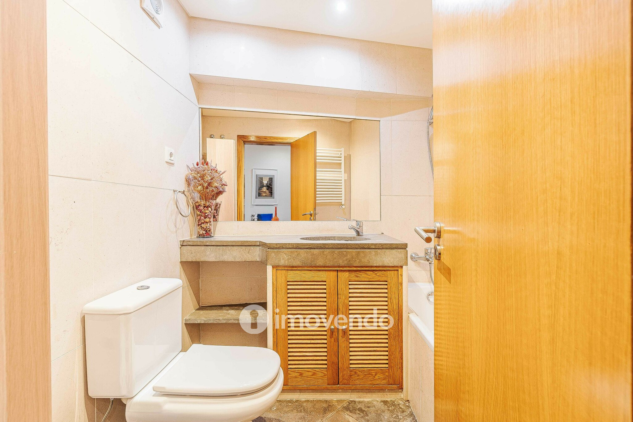 Apartamento T3 com estacionamento no Parque das Nações