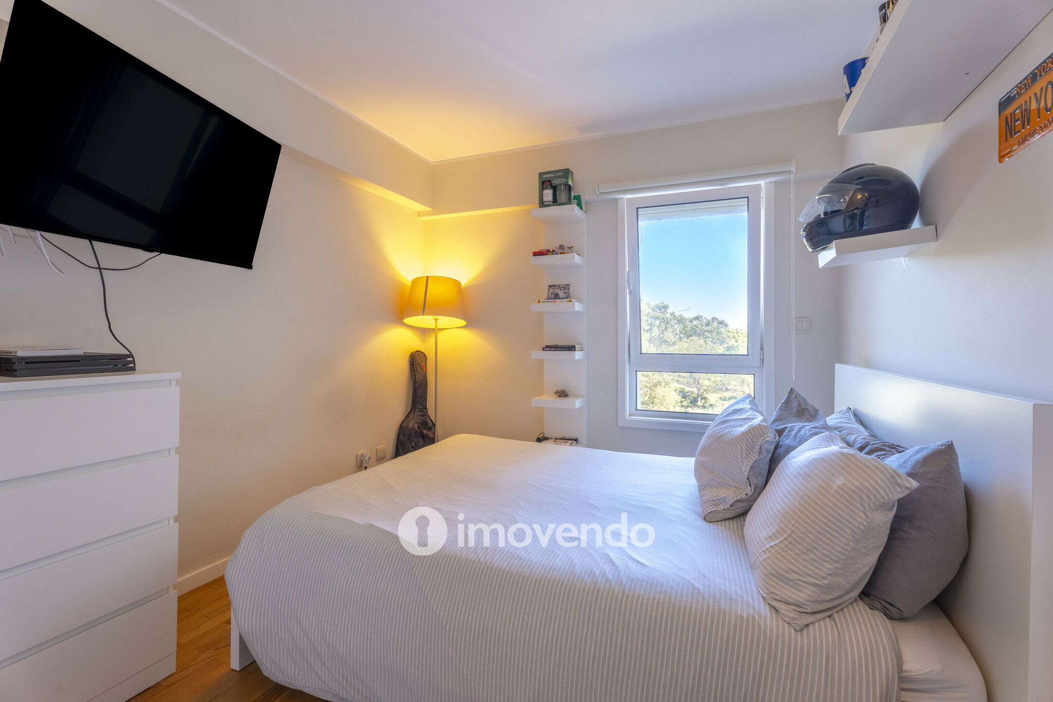 Apartamento T3 moderno, com estacionamento, na Foz do Douro