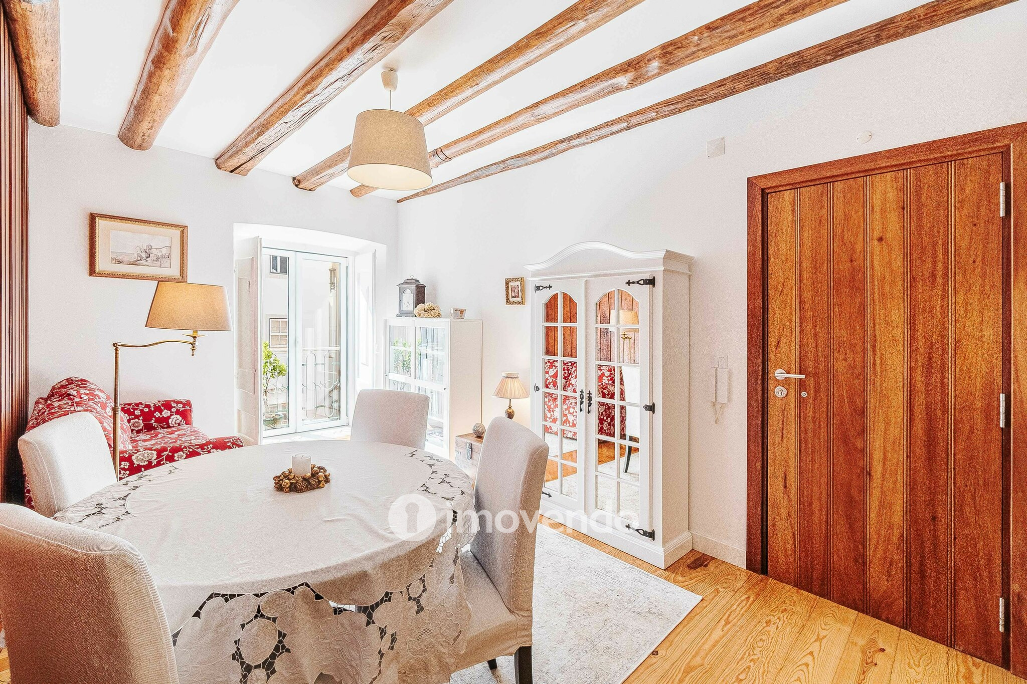 Apartamento T2 remodelado, no coração de Lisboa, em Alfama