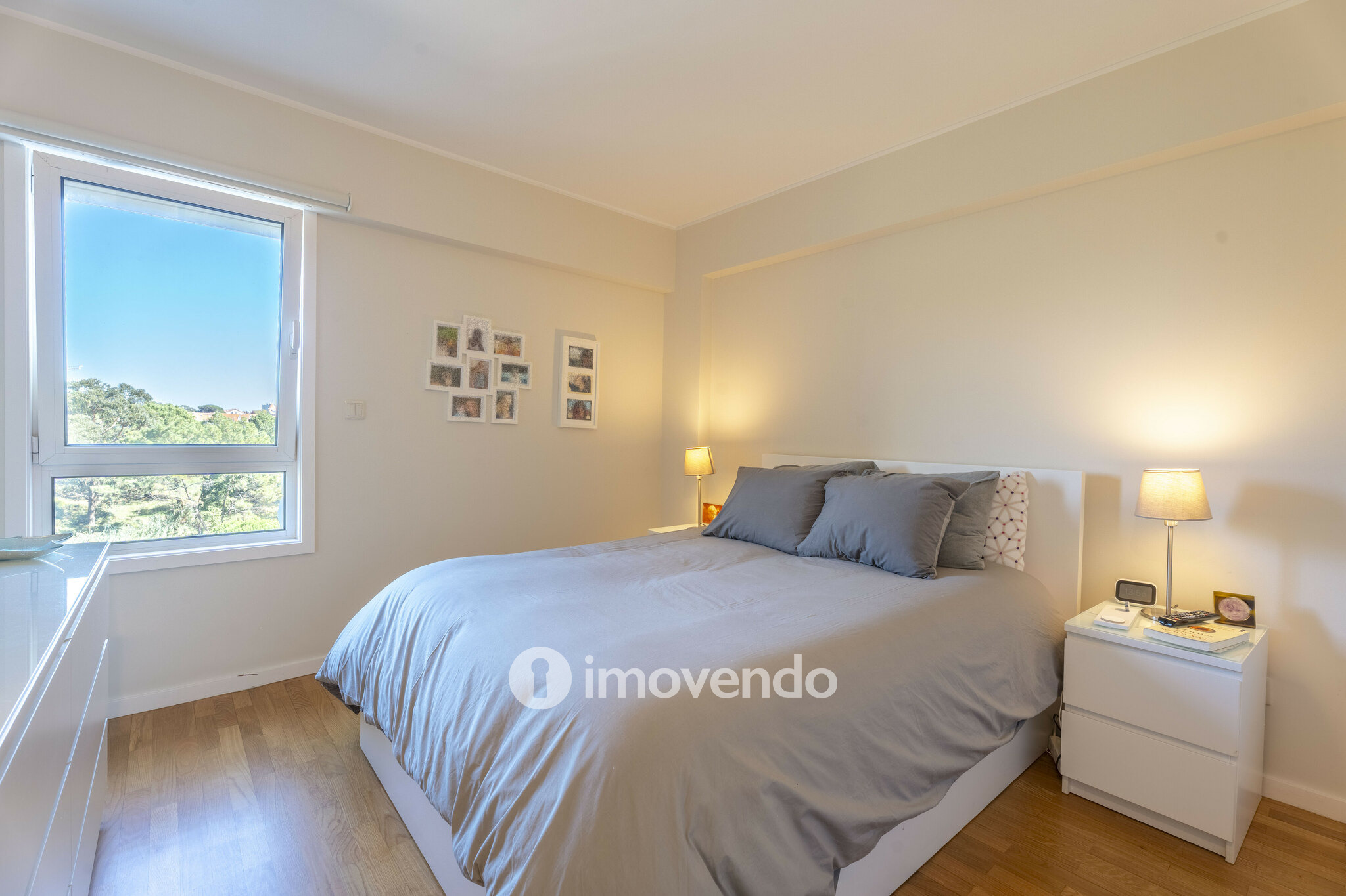 Apartamento T3 moderno, com estacionamento, na Foz do Douro