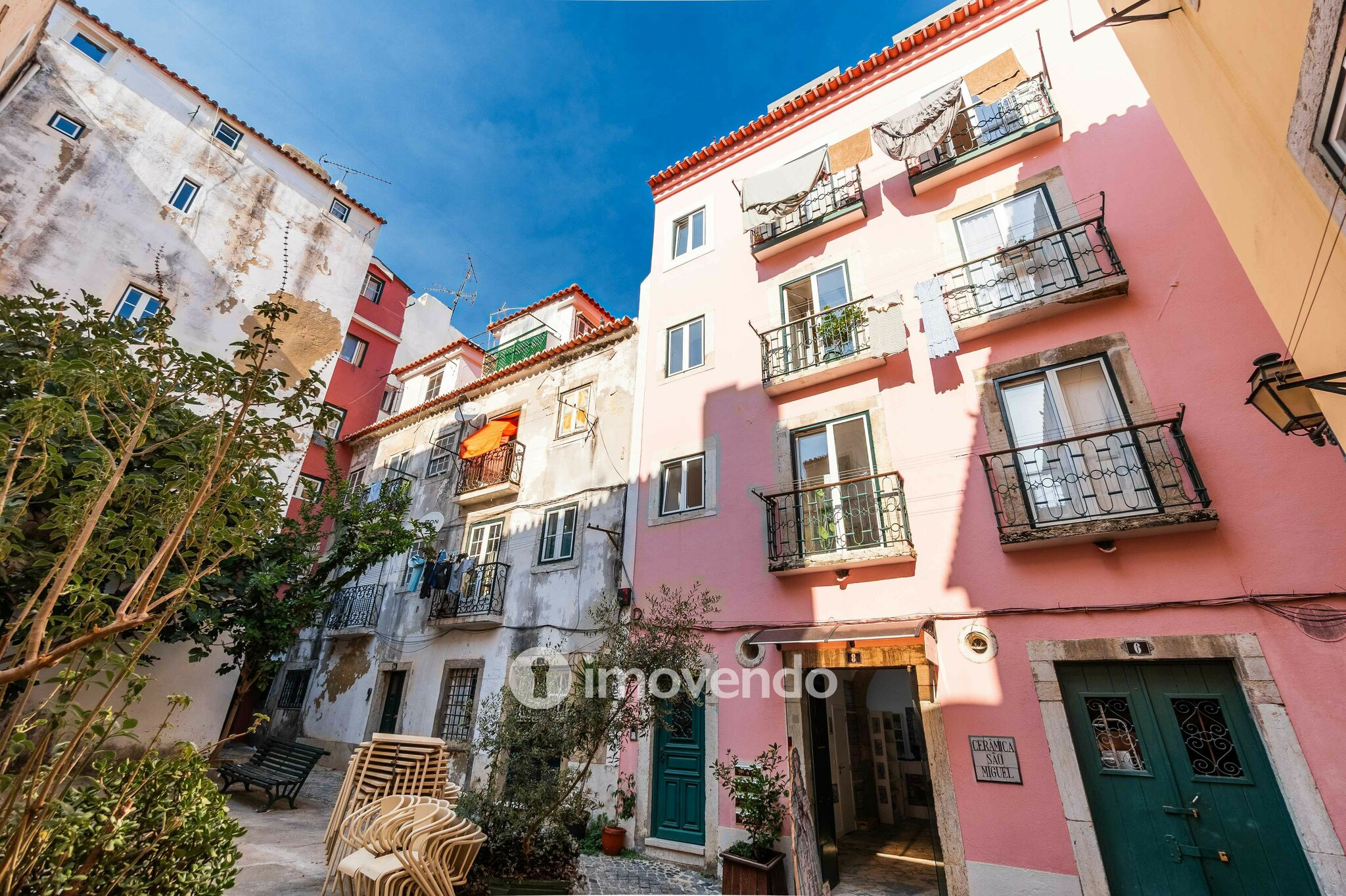 Apartamento T2 remodelado, no coração de Lisboa, em Alfama