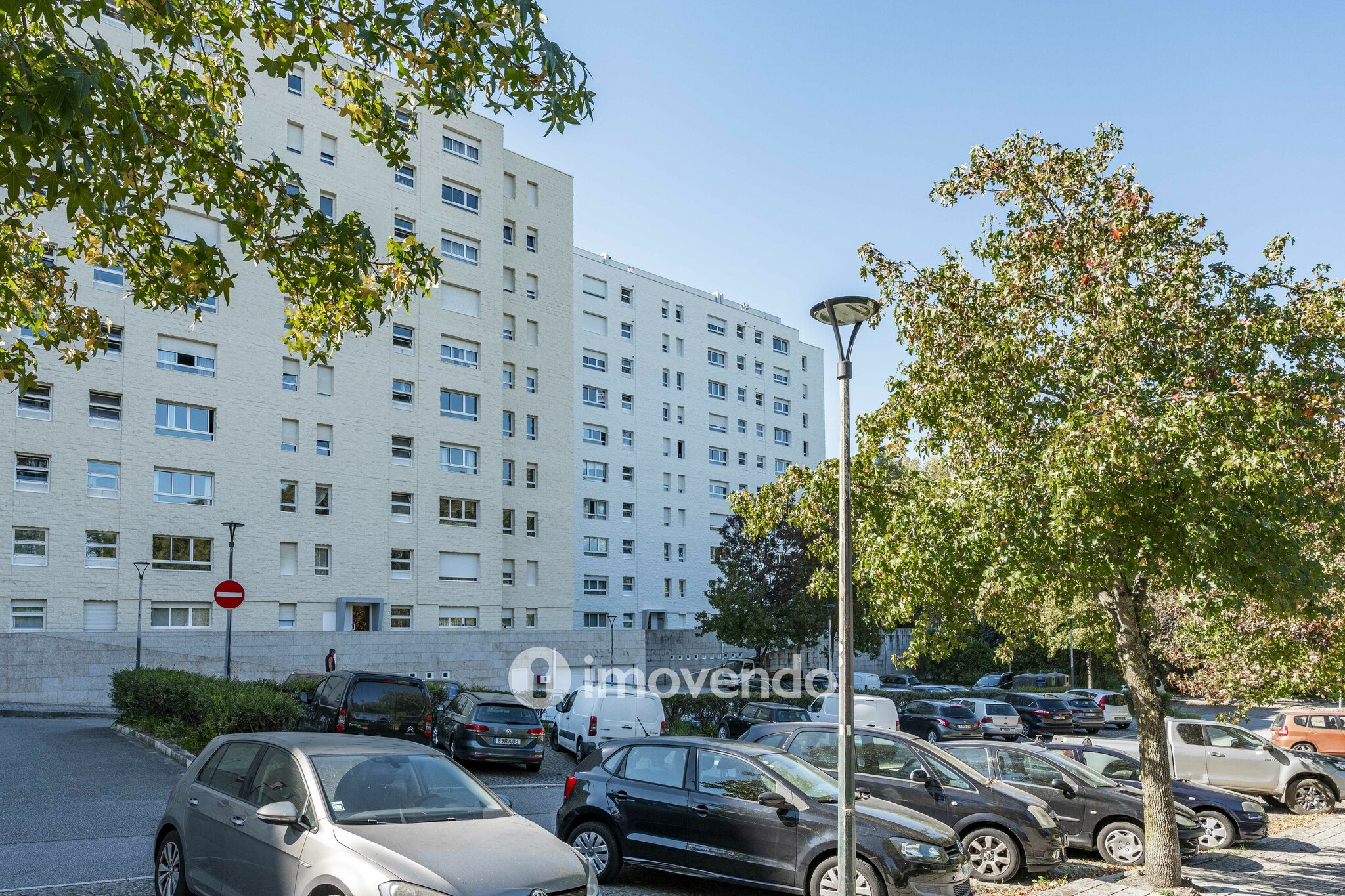 Apartamento T3 moderno, com estacionamento, na Foz do Douro