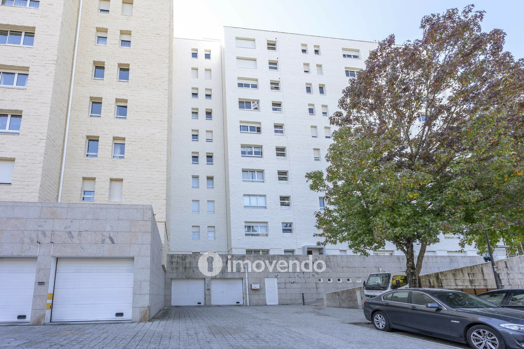 Apartamento T3 moderno, com estacionamento, na Foz do Douro
