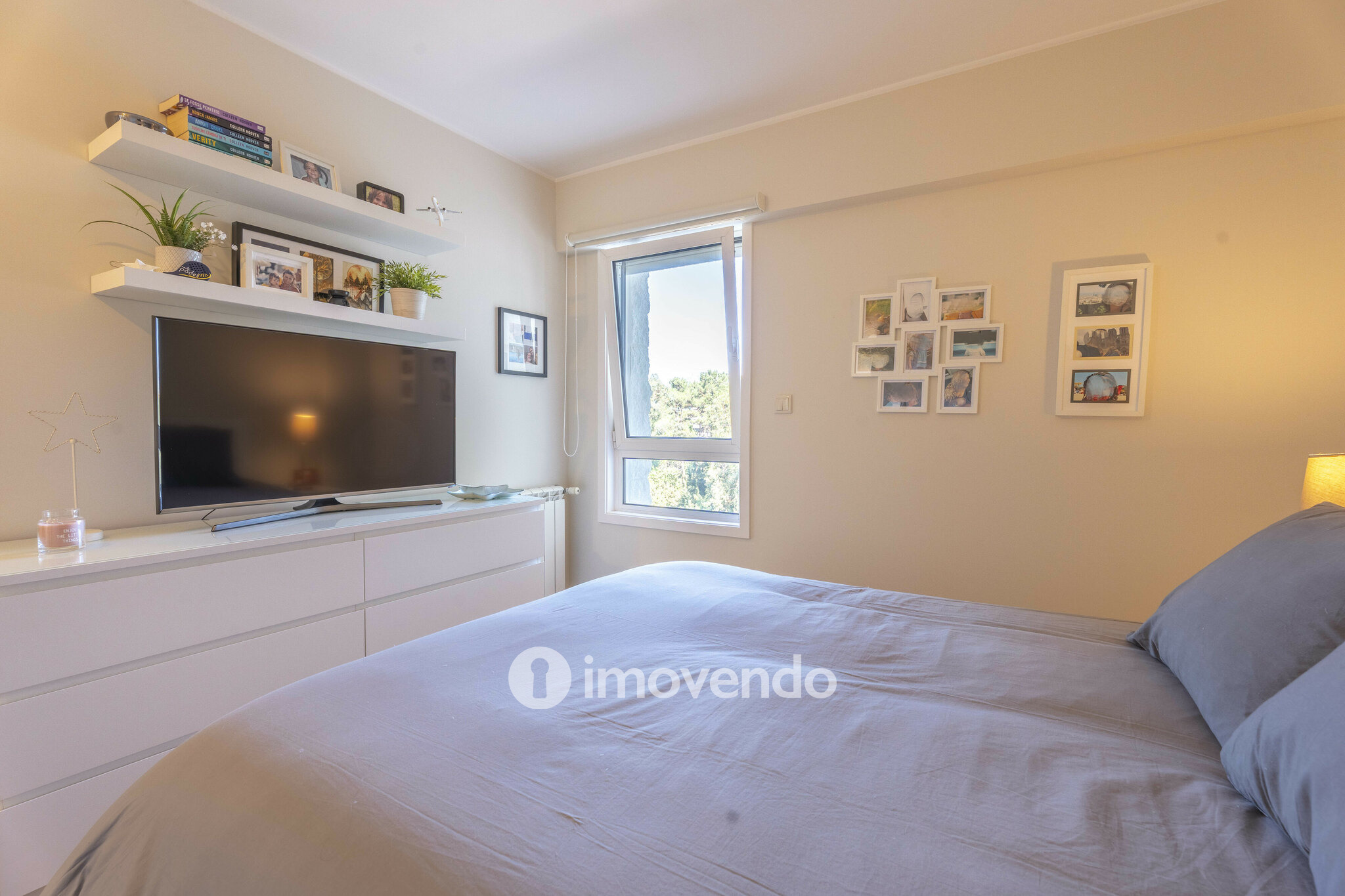 Apartamento T3 moderno, com estacionamento, na Foz do Douro