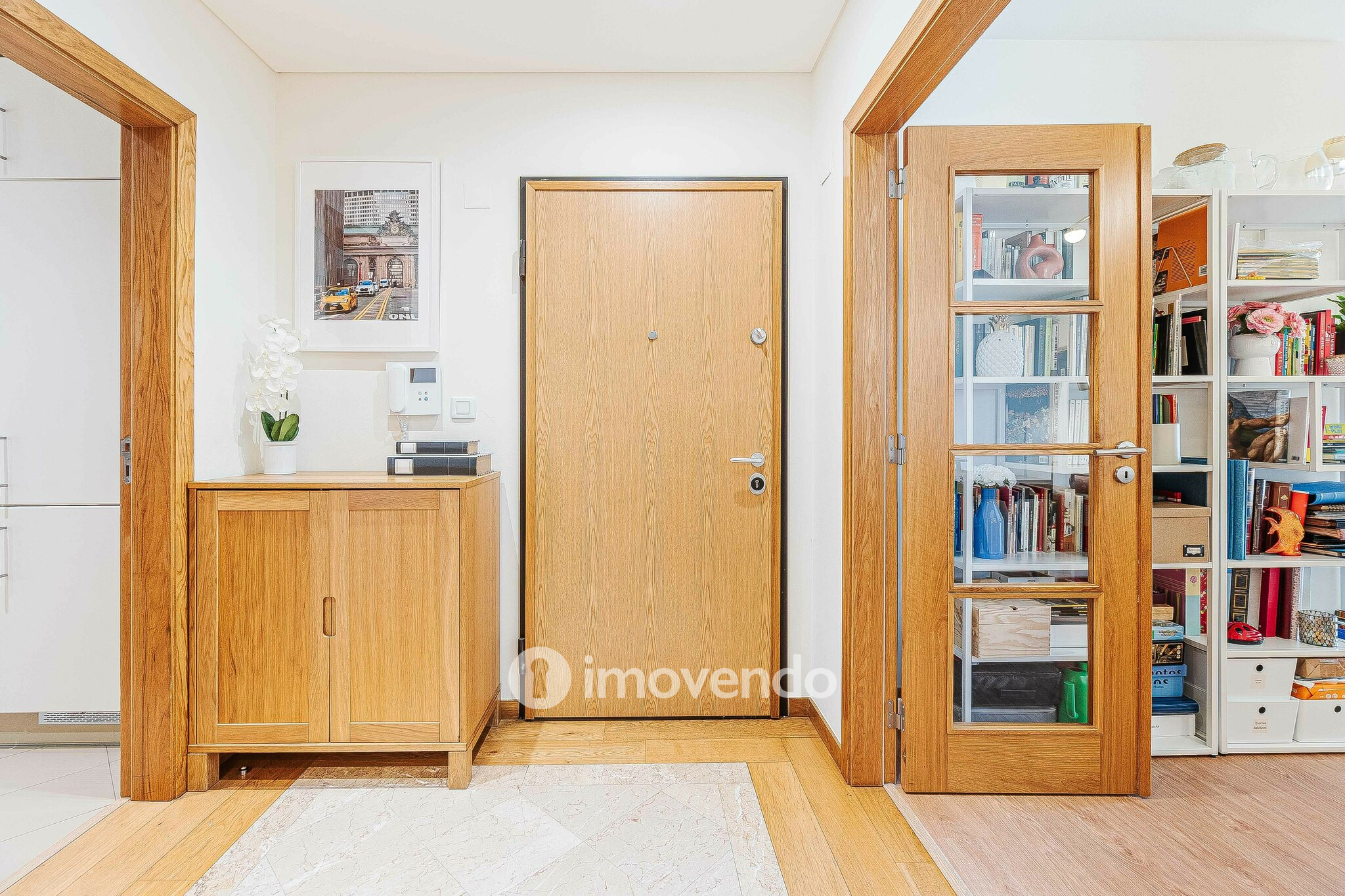 Apartamento T3 com estacionamento no Parque das Nações