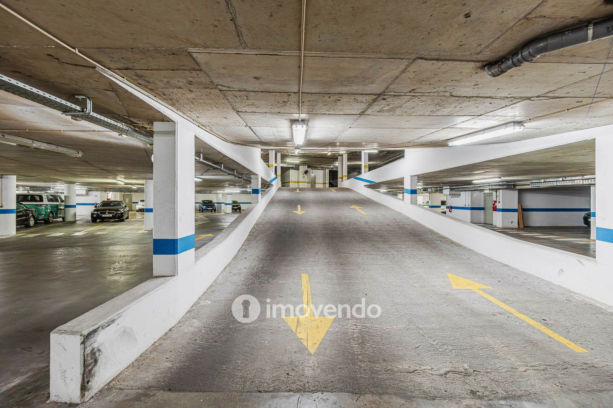 Apartamento T3 com estacionamento no Parque das Nações