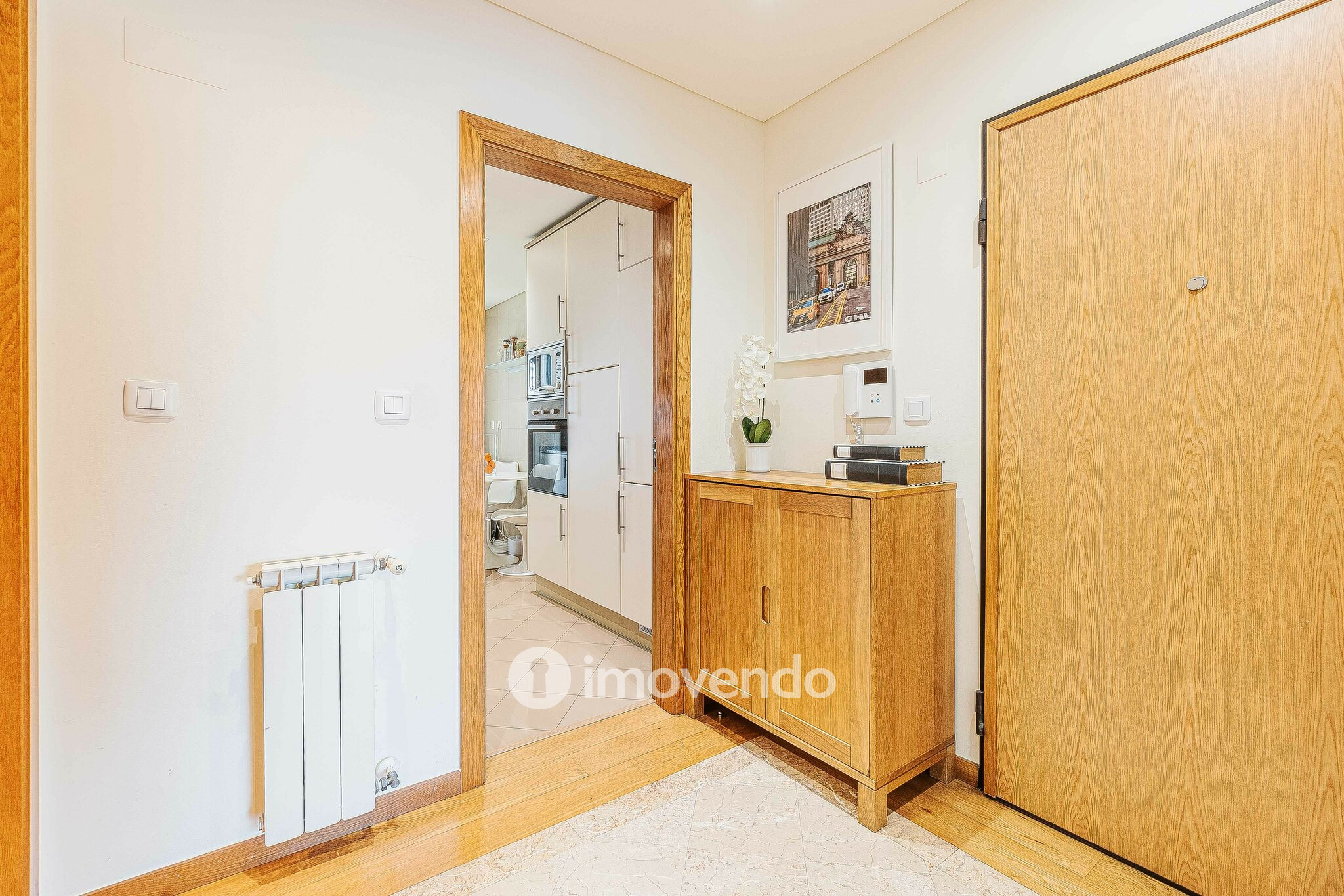 Apartamento T3 com estacionamento no Parque das Nações