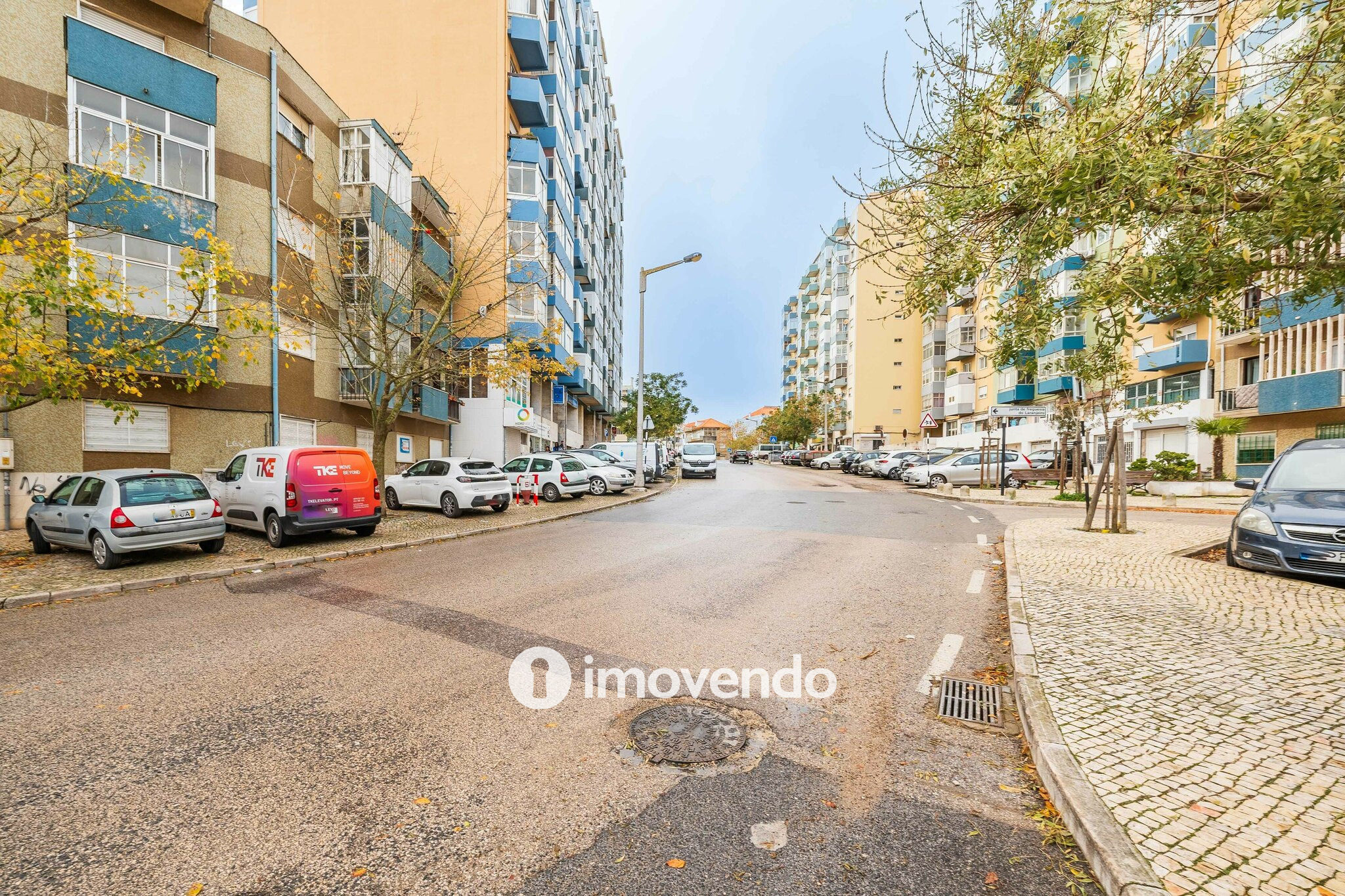 Apartamento T3+1, com áreas generosas, no Laranjeiro