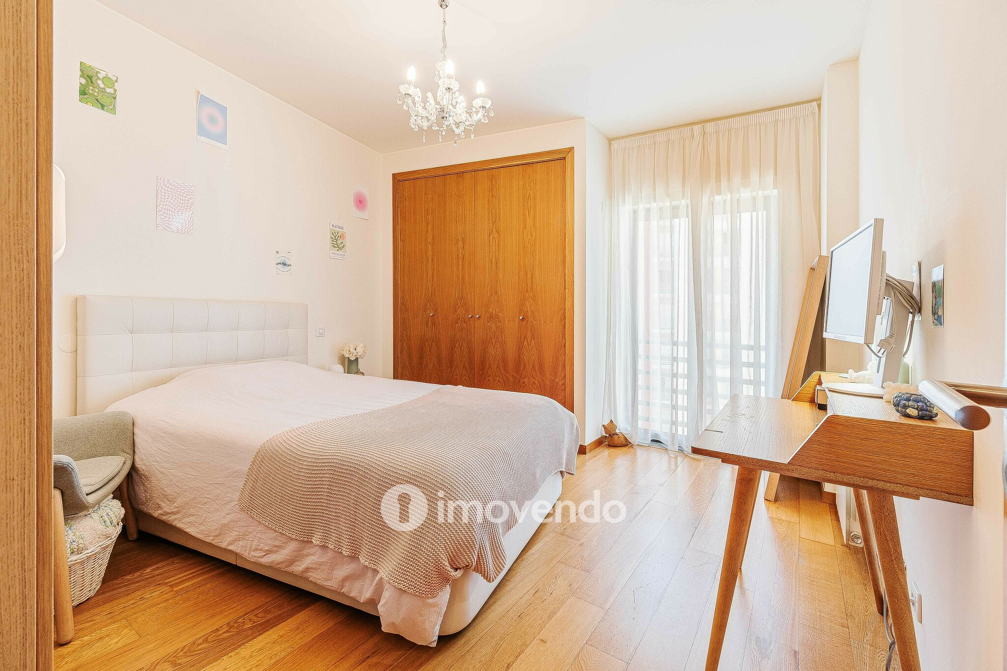 Apartamento T3 com estacionamento no Parque das Nações