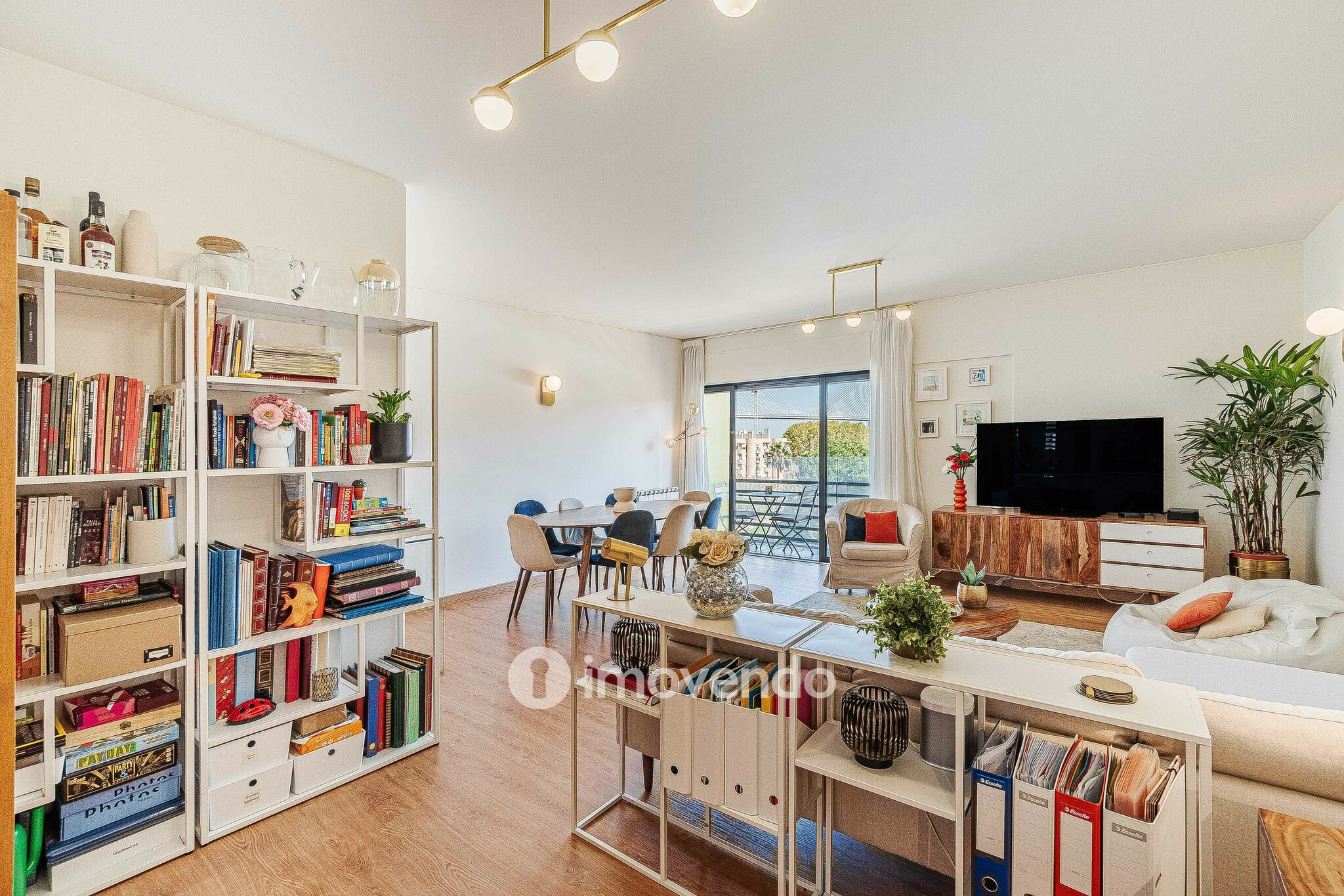 Apartamento T3 com estacionamento no Parque das Nações