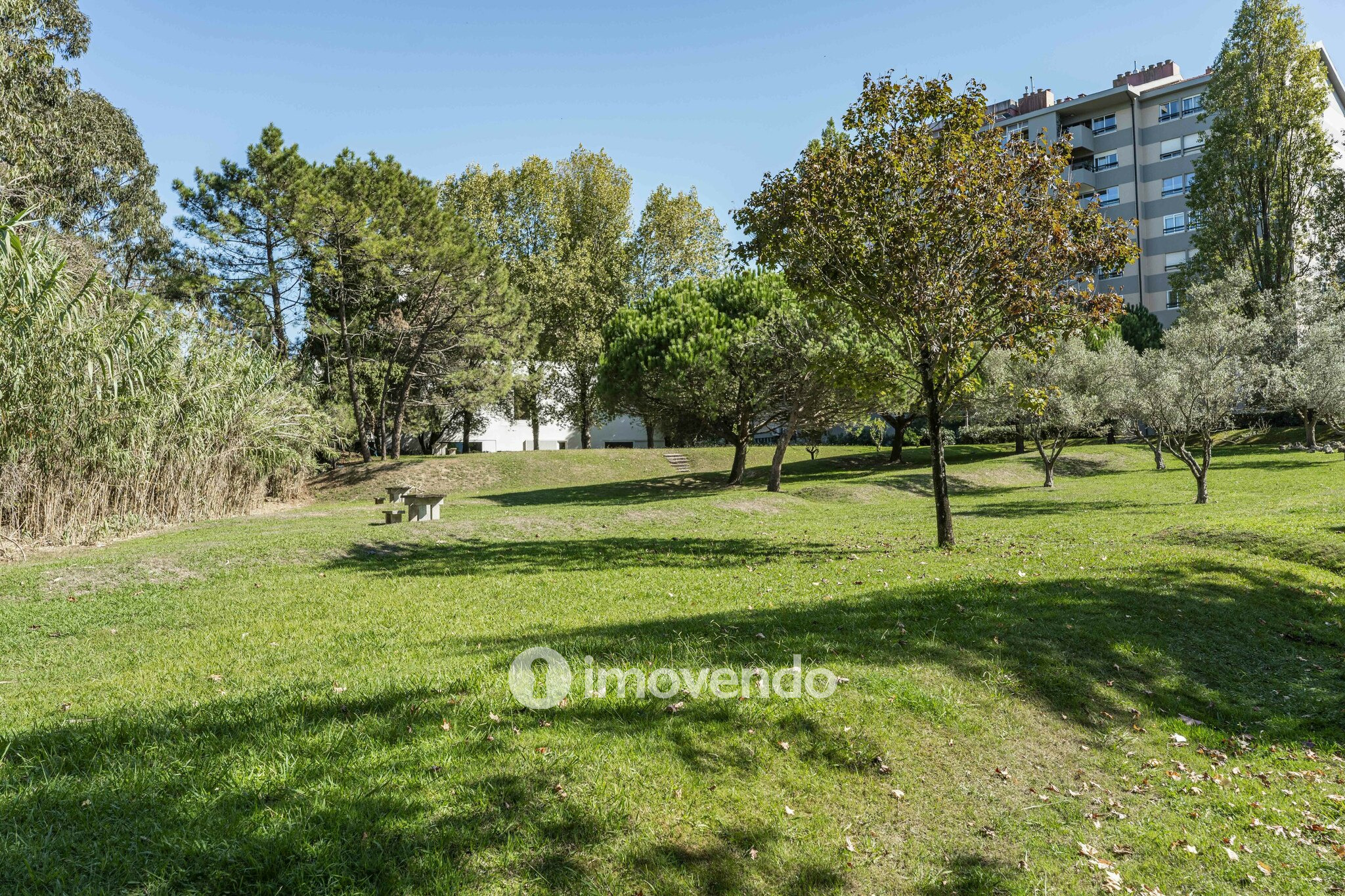 Apartamento T3 moderno, com estacionamento, na Foz do Douro