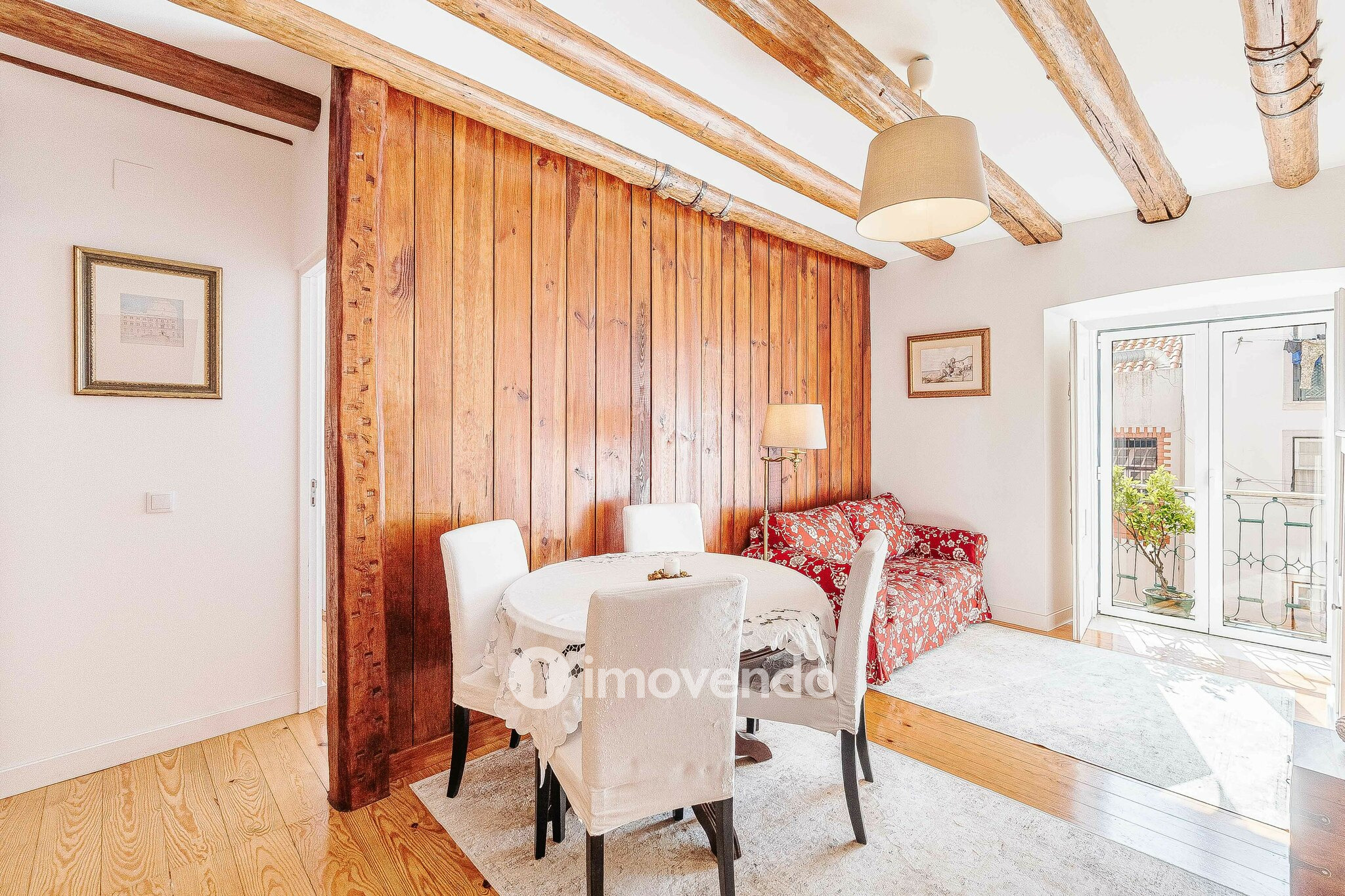 Apartamento T2 remodelado, no coração de Lisboa, em Alfama