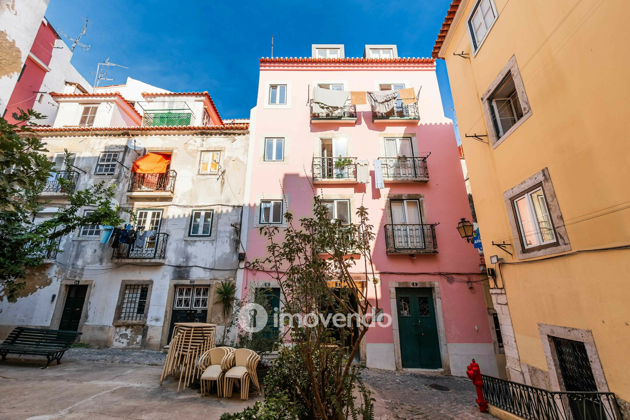 Apartamento T2 remodelado, no coração de Lisboa, em Alfama