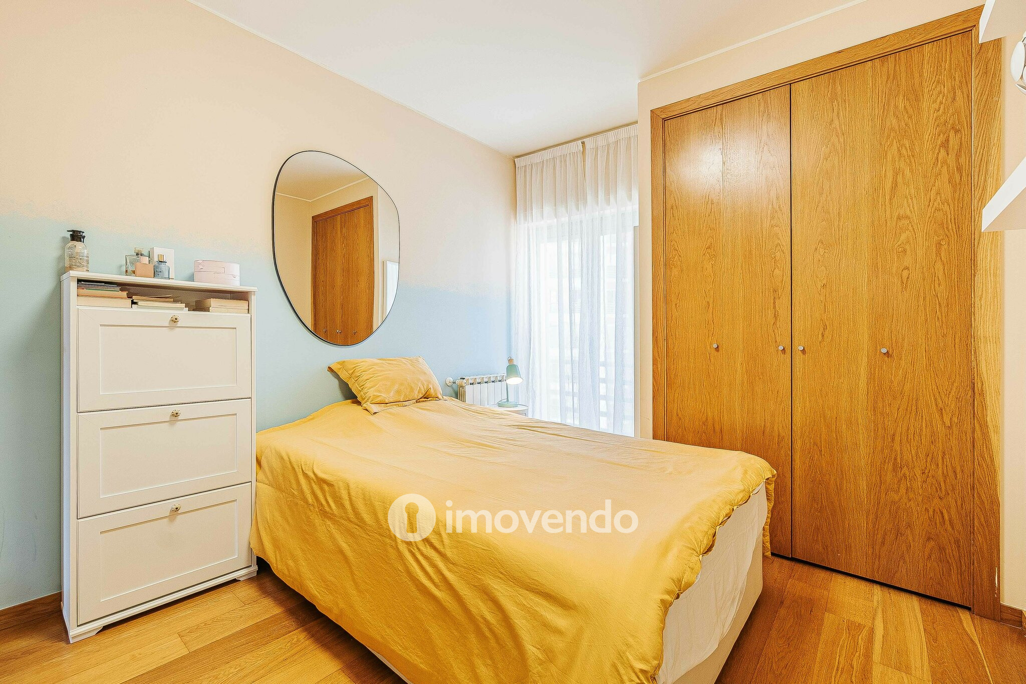 Apartamento T3 com estacionamento no Parque das Nações