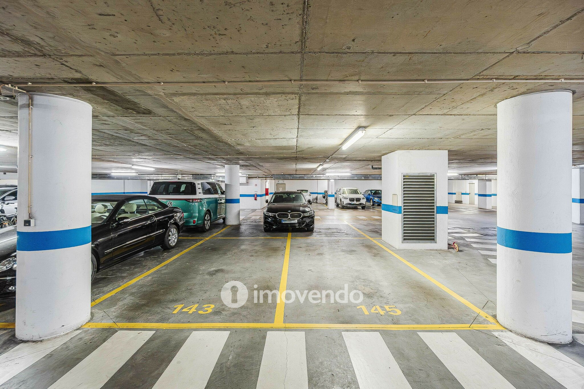 Apartamento T3 com estacionamento no Parque das Nações